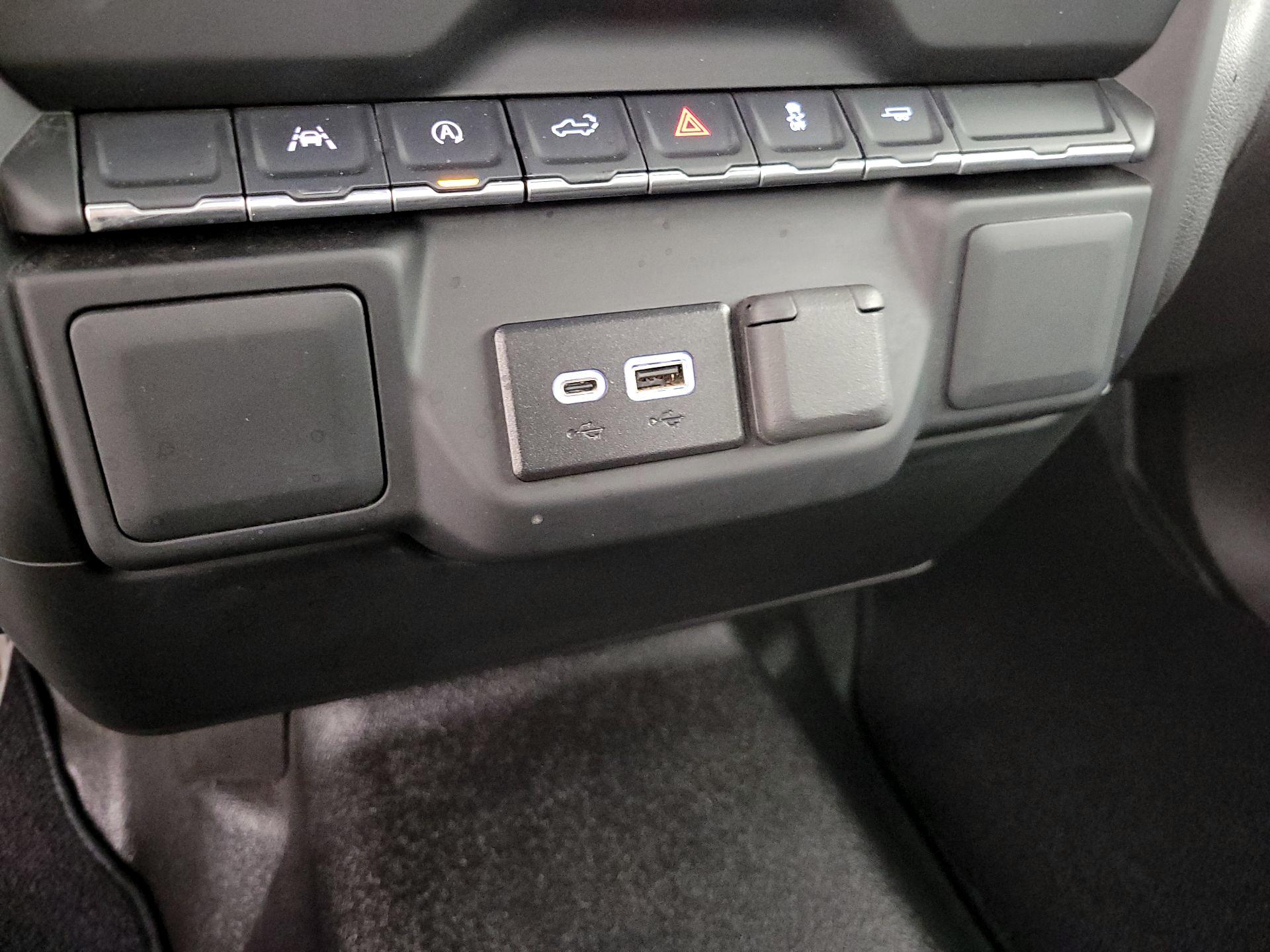 Thumbnail: 2024 Chevrolet Silverado 1500 - 18