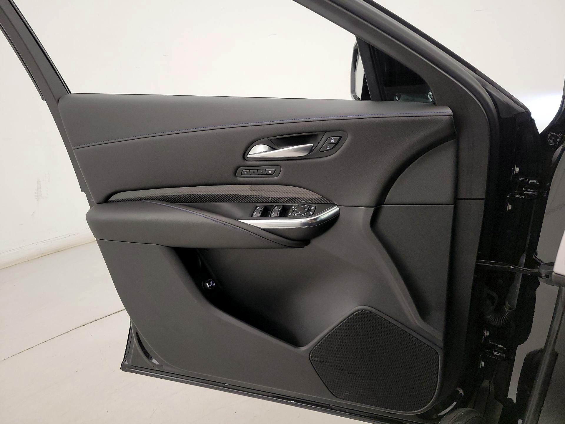 Thumbnail: 2024 Cadillac XT4 - 12