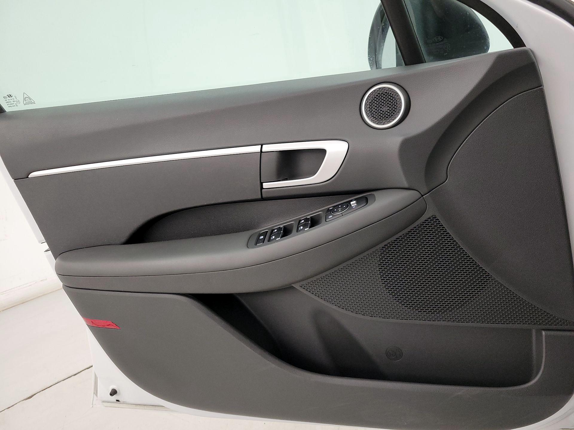 Thumbnail: 2022 Hyundai Sonata - 12