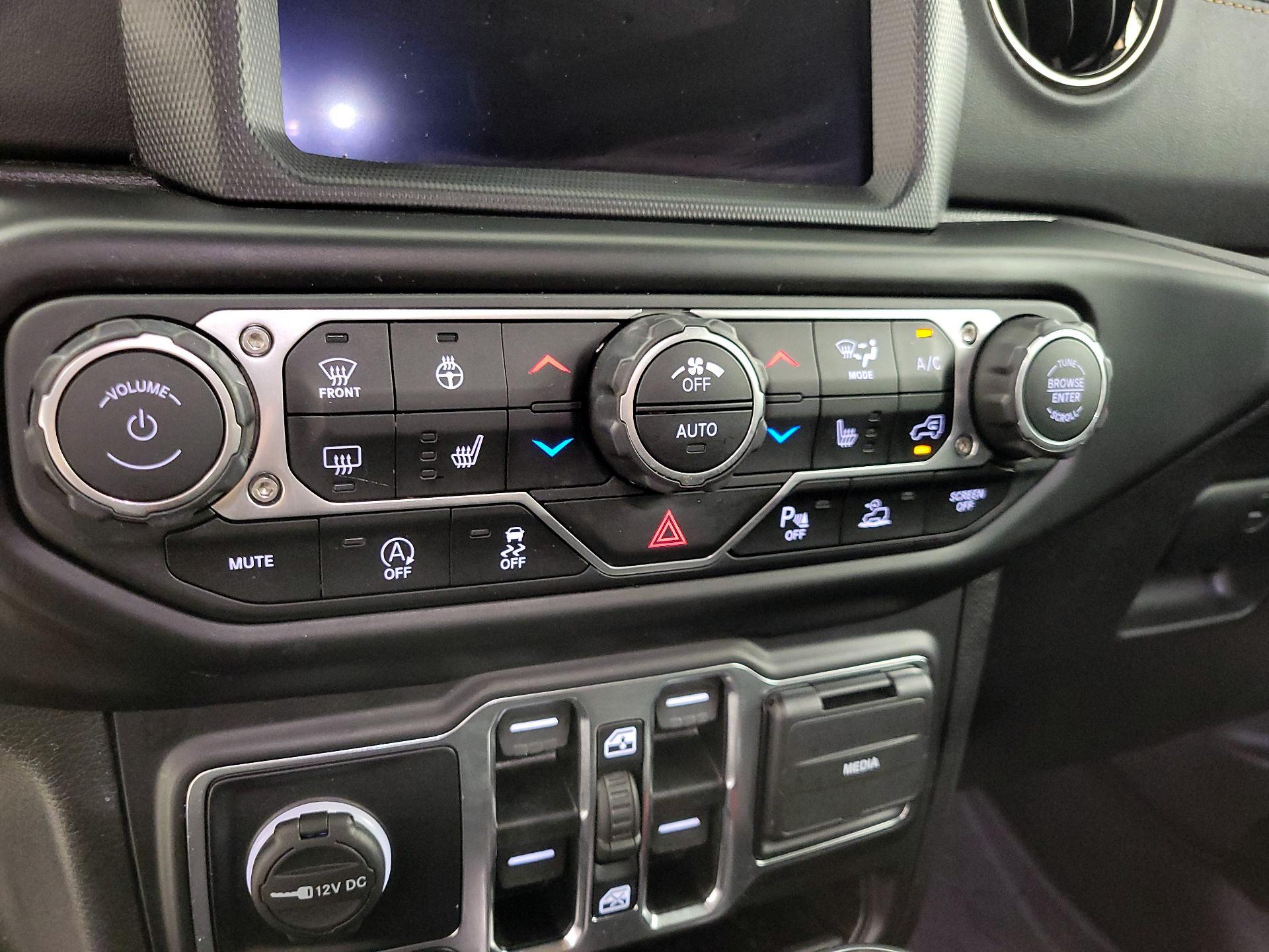 Thumbnail: 2021 Jeep Wrangler - 17