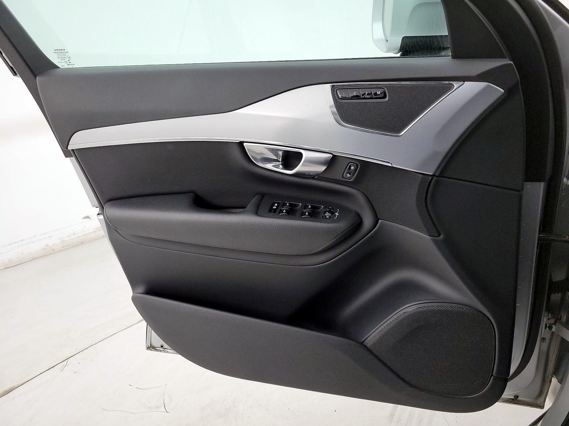 Thumbnail: 2018 Volvo XC90 - 12