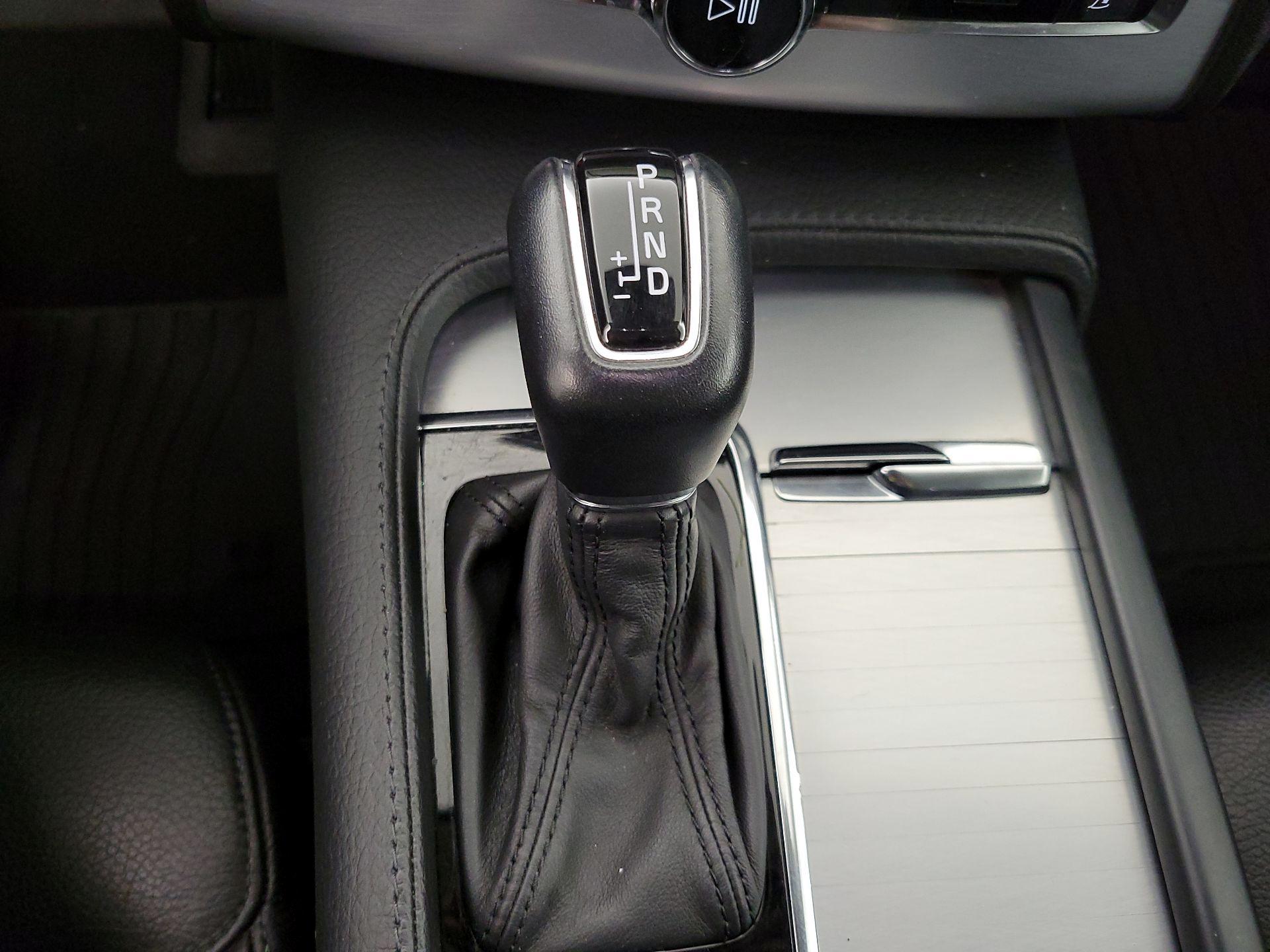Thumbnail: 2018 Volvo XC90 - 18