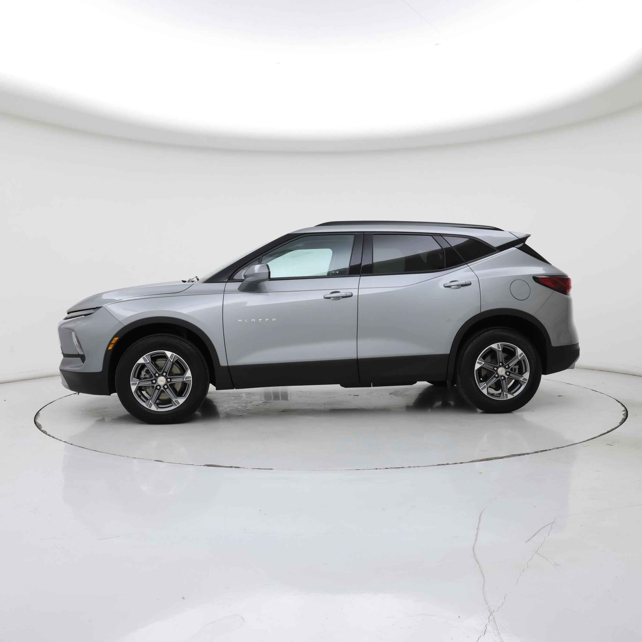 Thumbnail: 2023 Chevrolet Blazer - 3