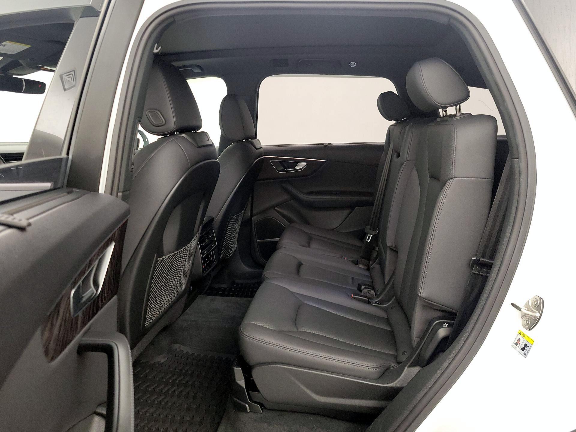 Thumbnail: 2021 Audi Q7 - 20