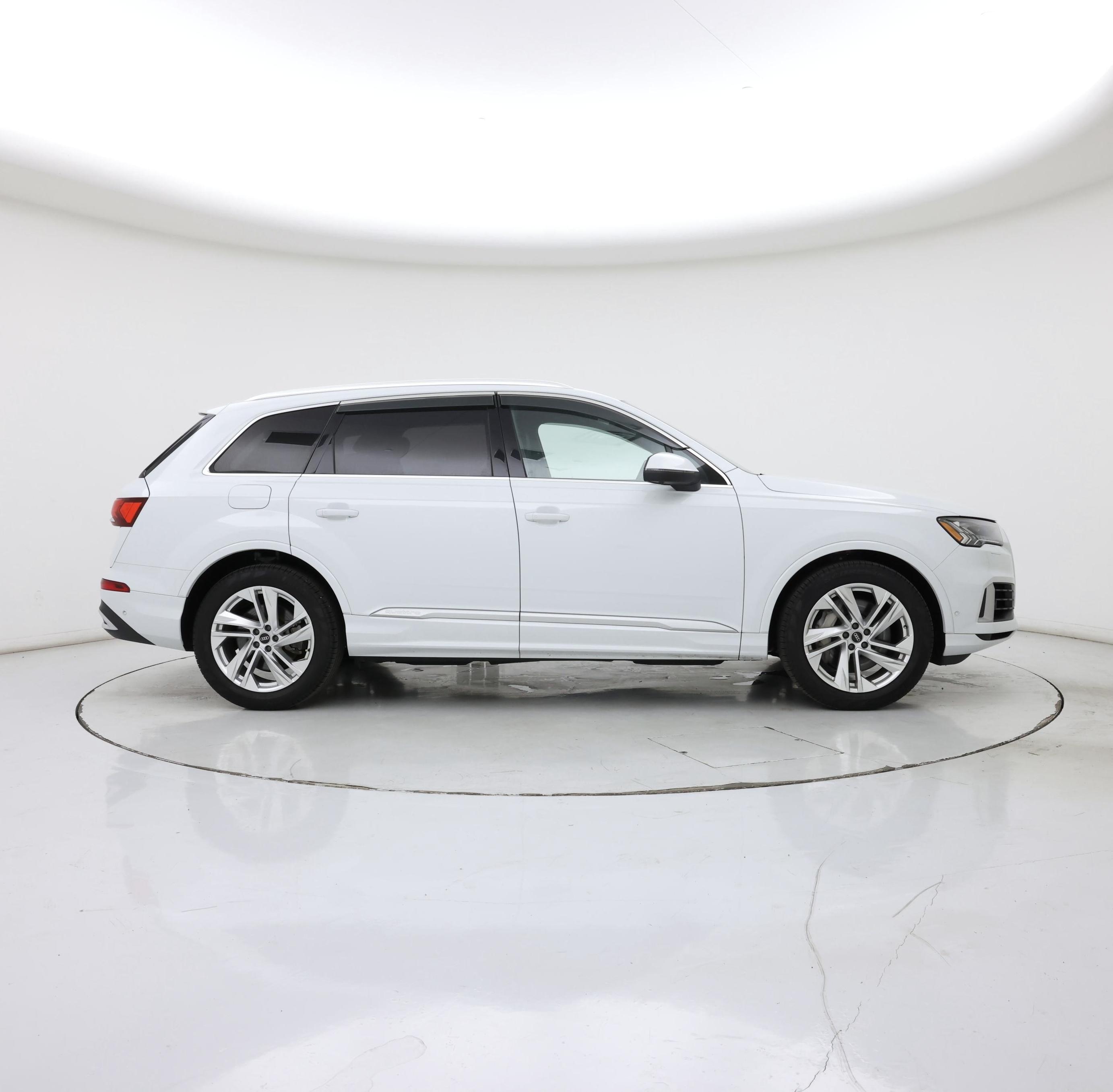 Thumbnail: 2021 Audi Q7 - 7