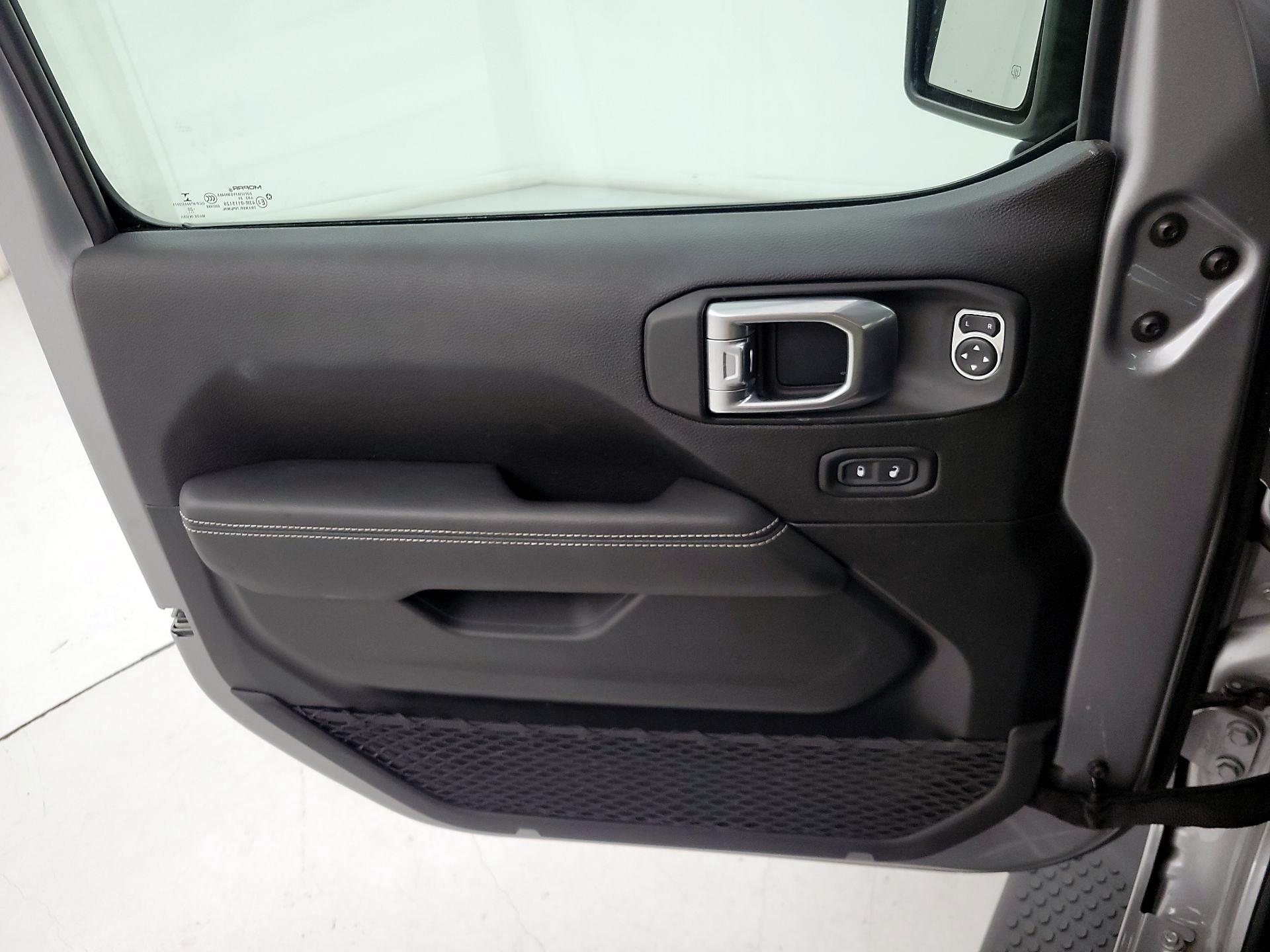 Thumbnail: 2020 Jeep Wrangler - 12