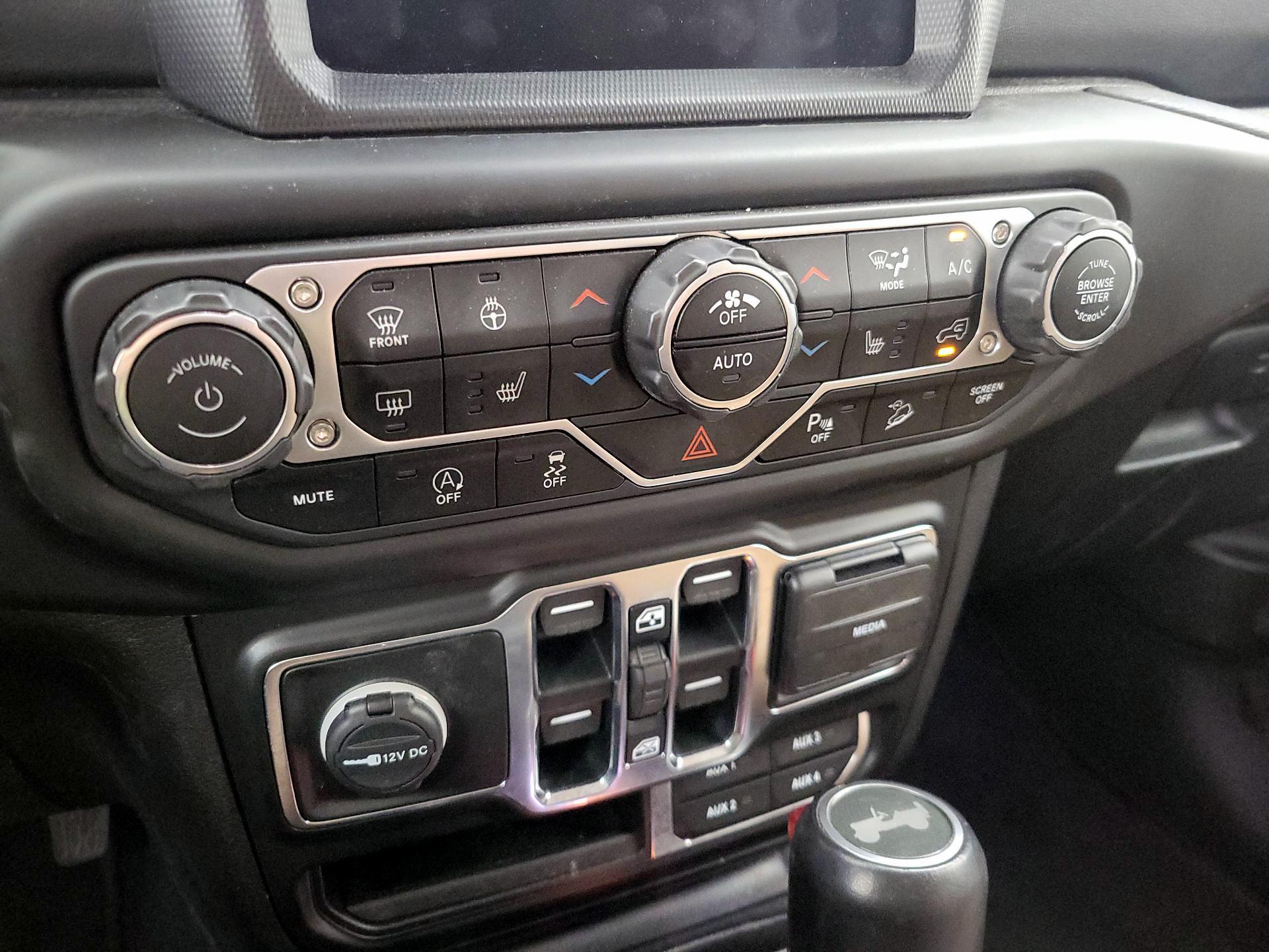 Thumbnail: 2020 Jeep Wrangler - 17