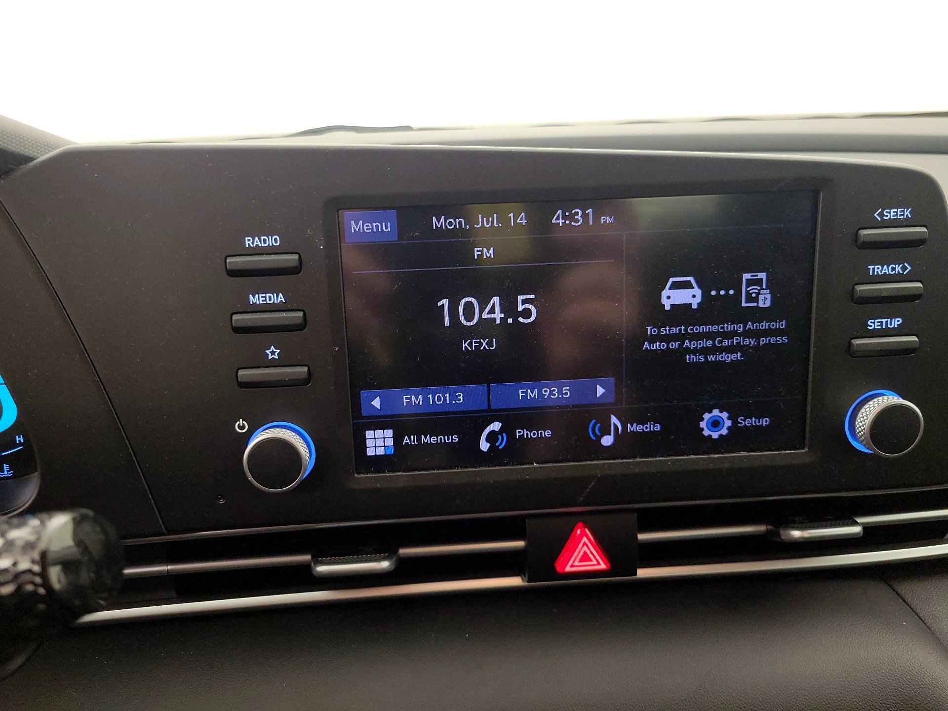 Thumbnail: 2024 Hyundai Elantra - 15