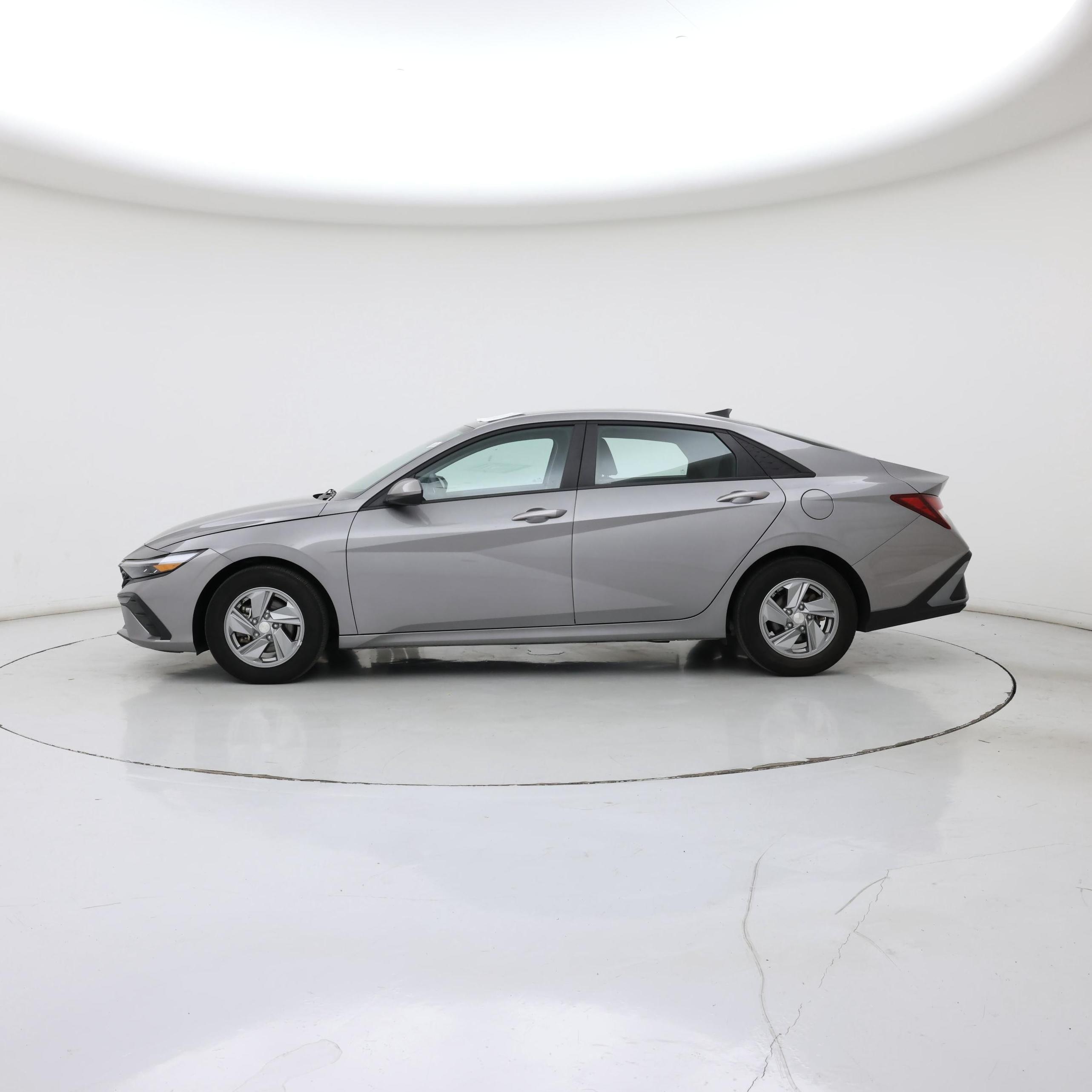 Thumbnail: 2024 Hyundai Elantra - 3