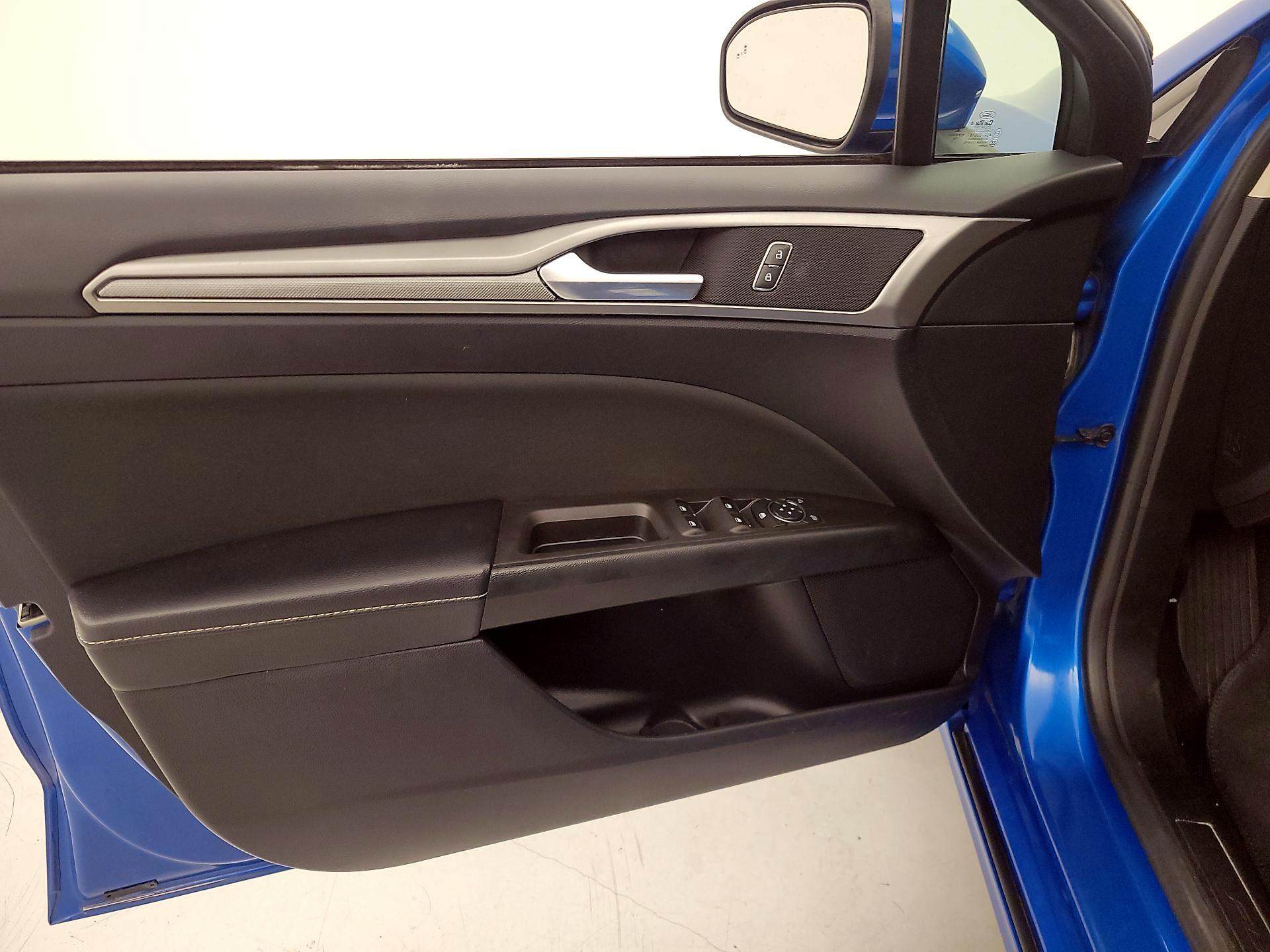 Thumbnail: 2020 Ford Fusion - 12