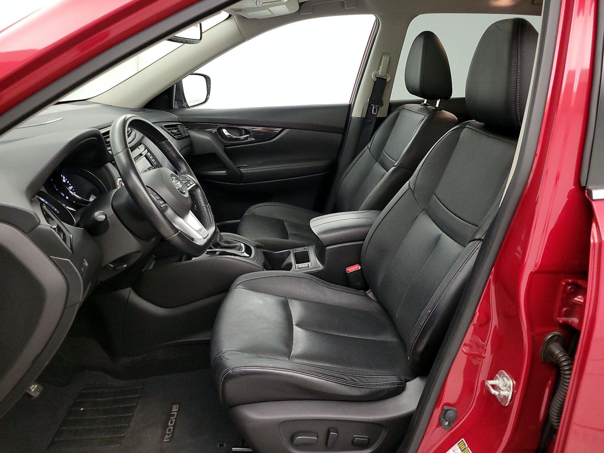 Thumbnail: 2017 Nissan Rogue - 11