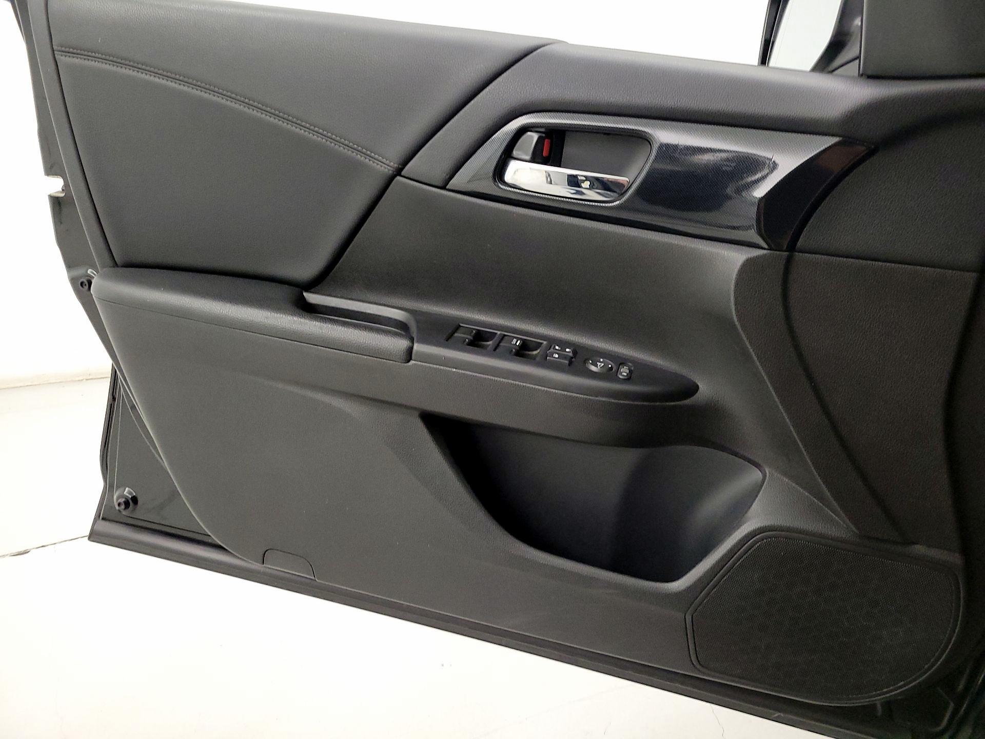 Thumbnail: 2013 Honda Accord - 12