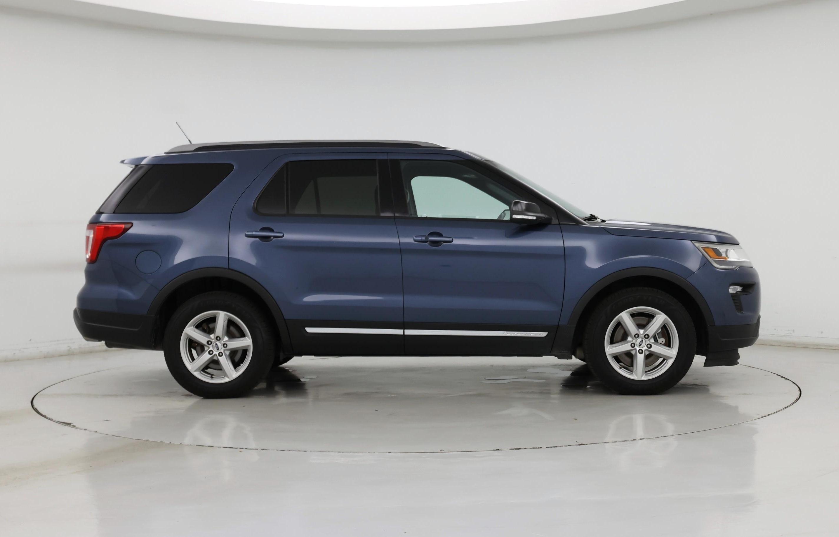 Thumbnail: 2018 Ford Explorer - 7