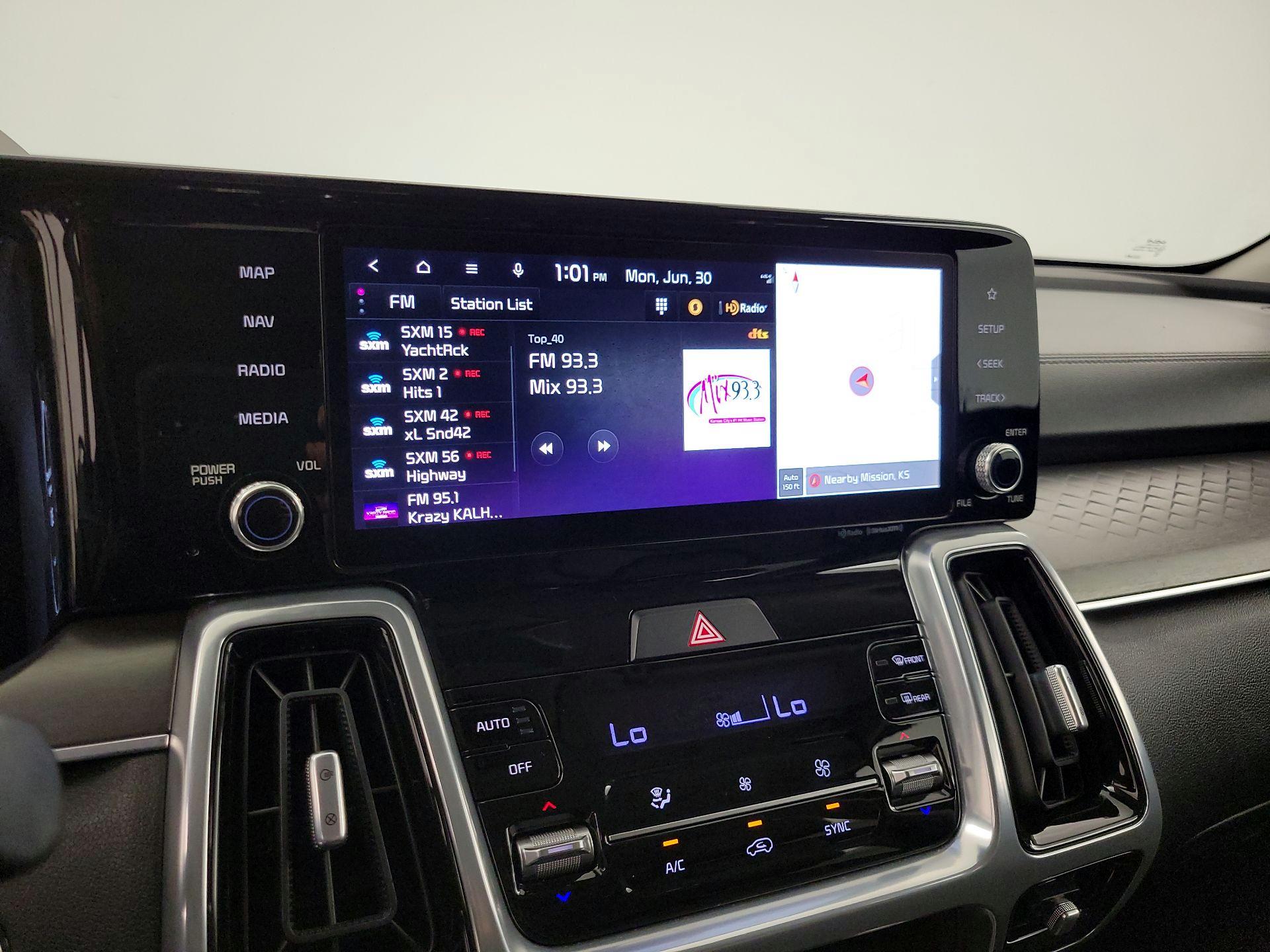 Thumbnail: 2023 Kia Sorento - 16