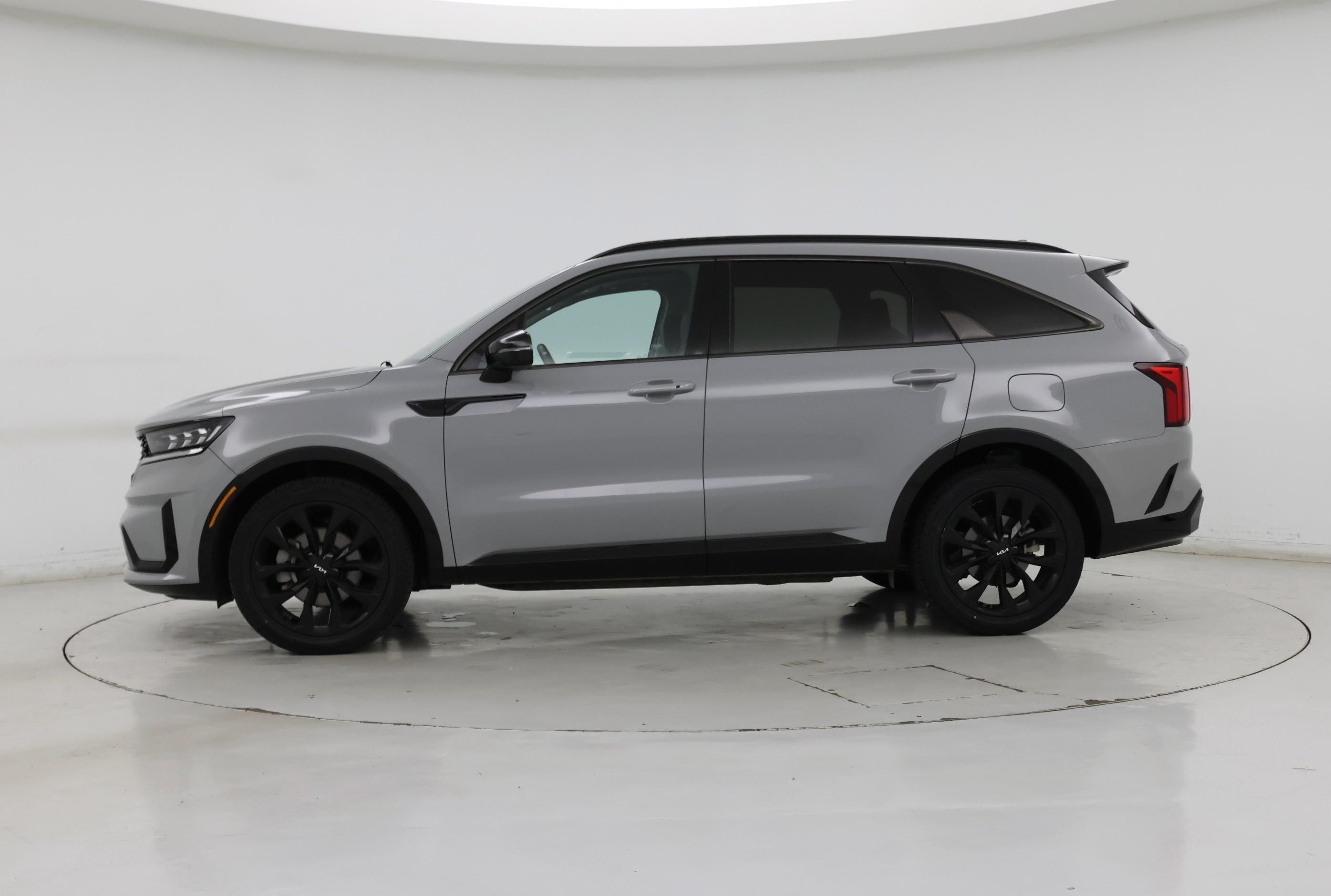Thumbnail: 2023 Kia Sorento - 3