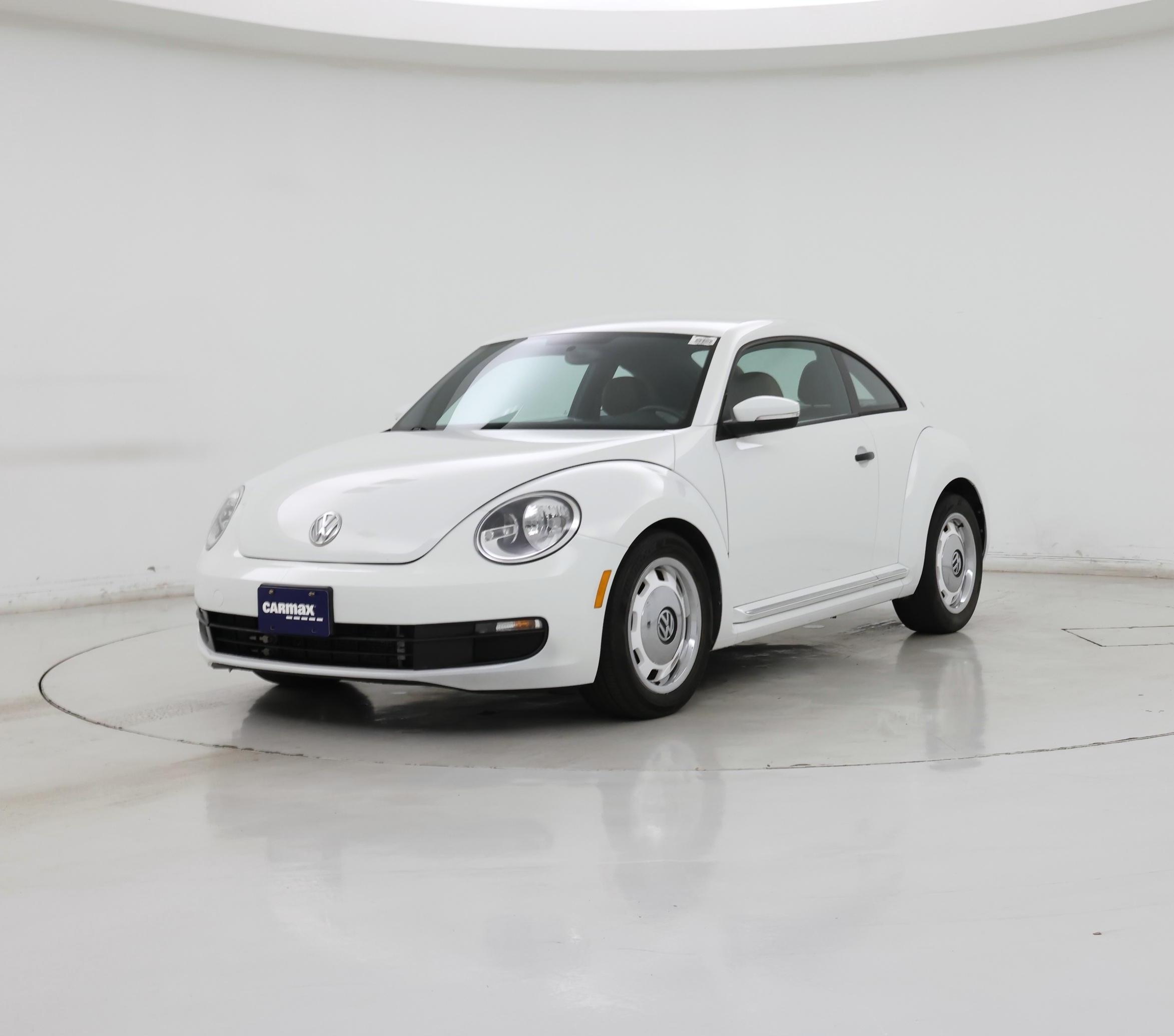 Thumbnail: 2015 Volkswagen Beetle - 4