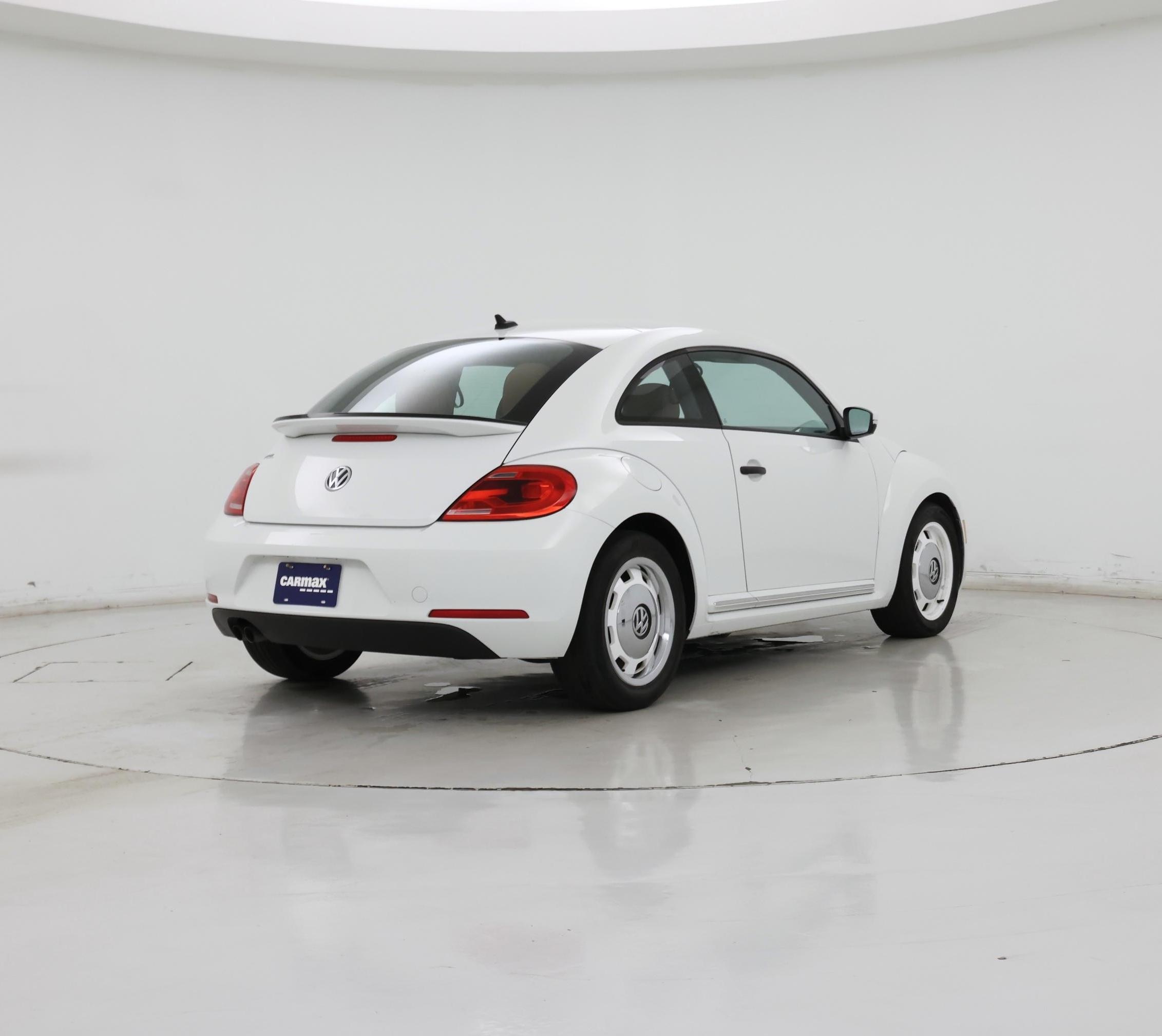 Thumbnail: 2015 Volkswagen Beetle - 8