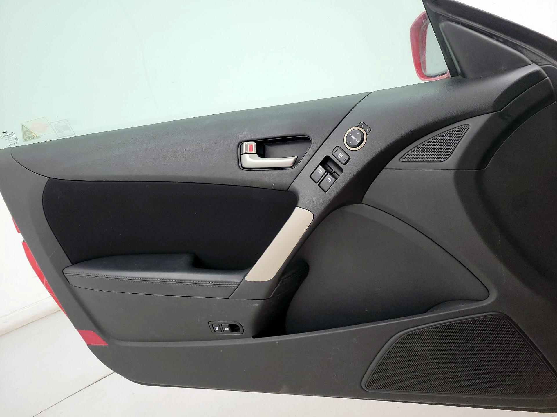 Thumbnail: 2013 Hyundai Genesis - 12