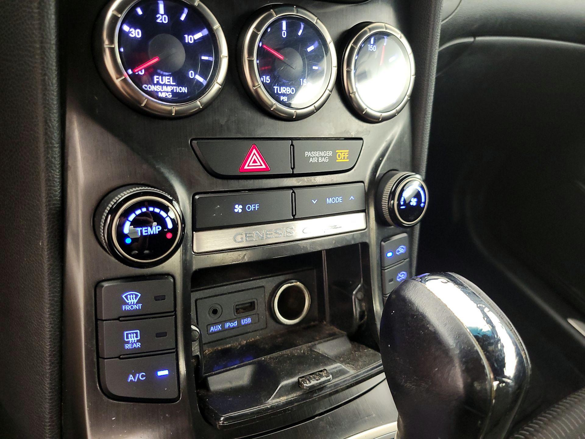 Thumbnail: 2013 Hyundai Genesis - 15