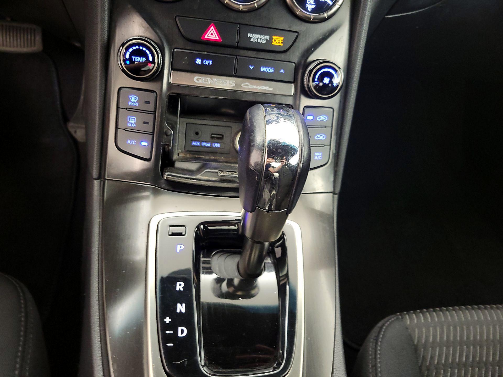 Thumbnail: 2013 Hyundai Genesis - 16