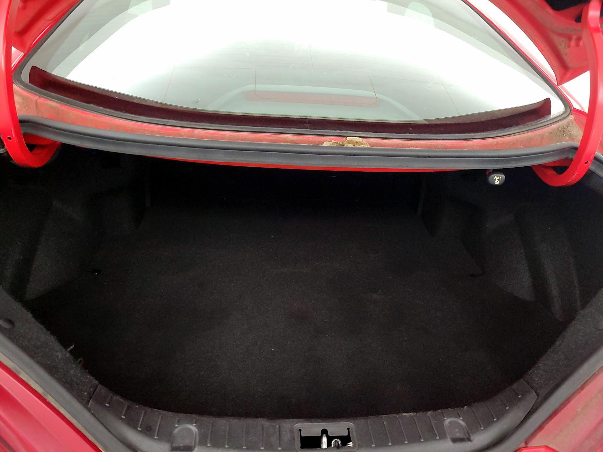Thumbnail: 2013 Hyundai Genesis - 19
