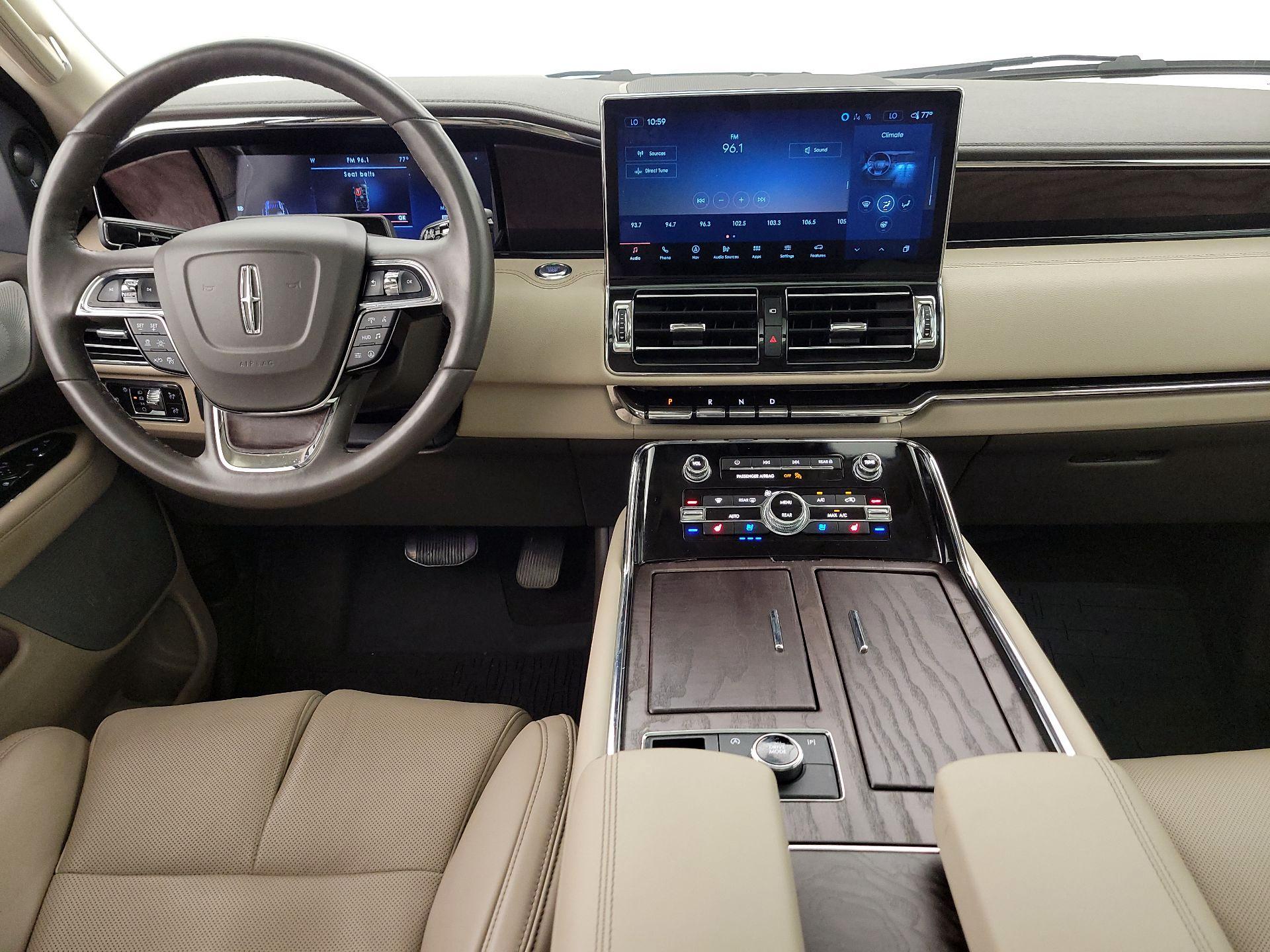 Thumbnail: 2024 Lincoln Navigator L - 9