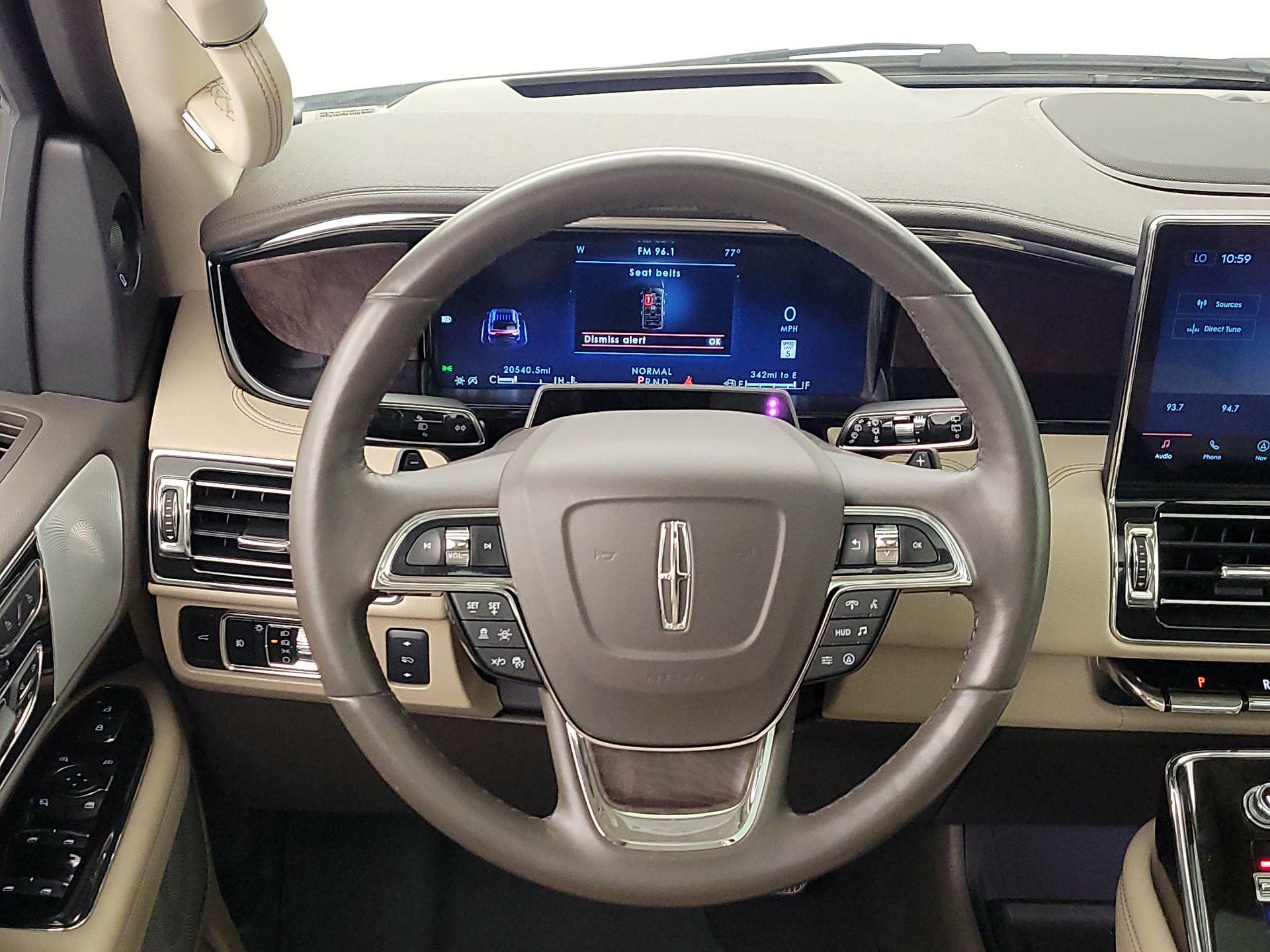 Thumbnail: 2024 Lincoln Navigator L - 10