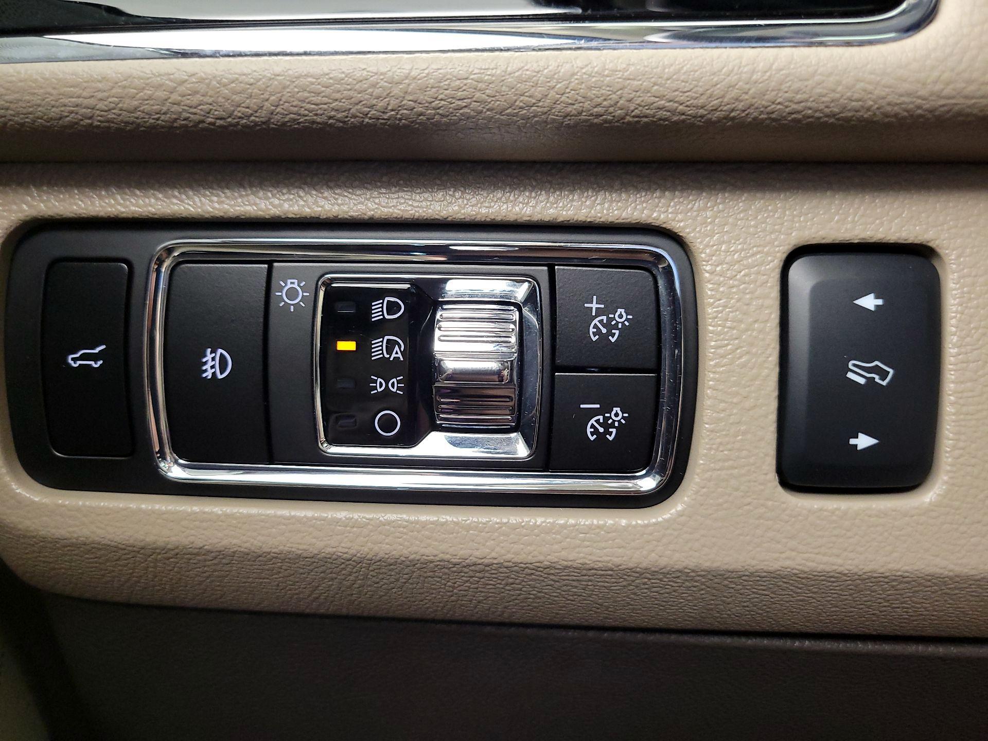 Thumbnail: 2024 Lincoln Navigator L - 13