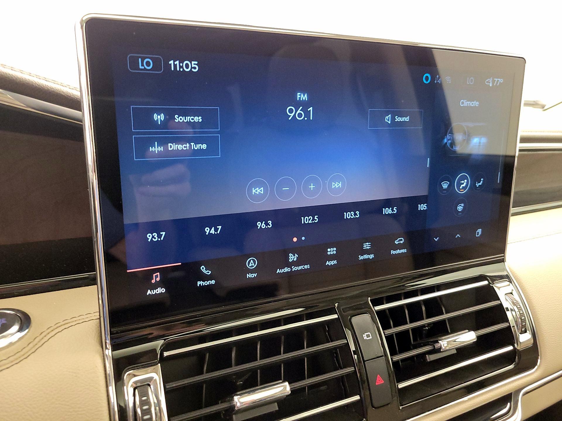 Thumbnail: 2024 Lincoln Navigator L - 16