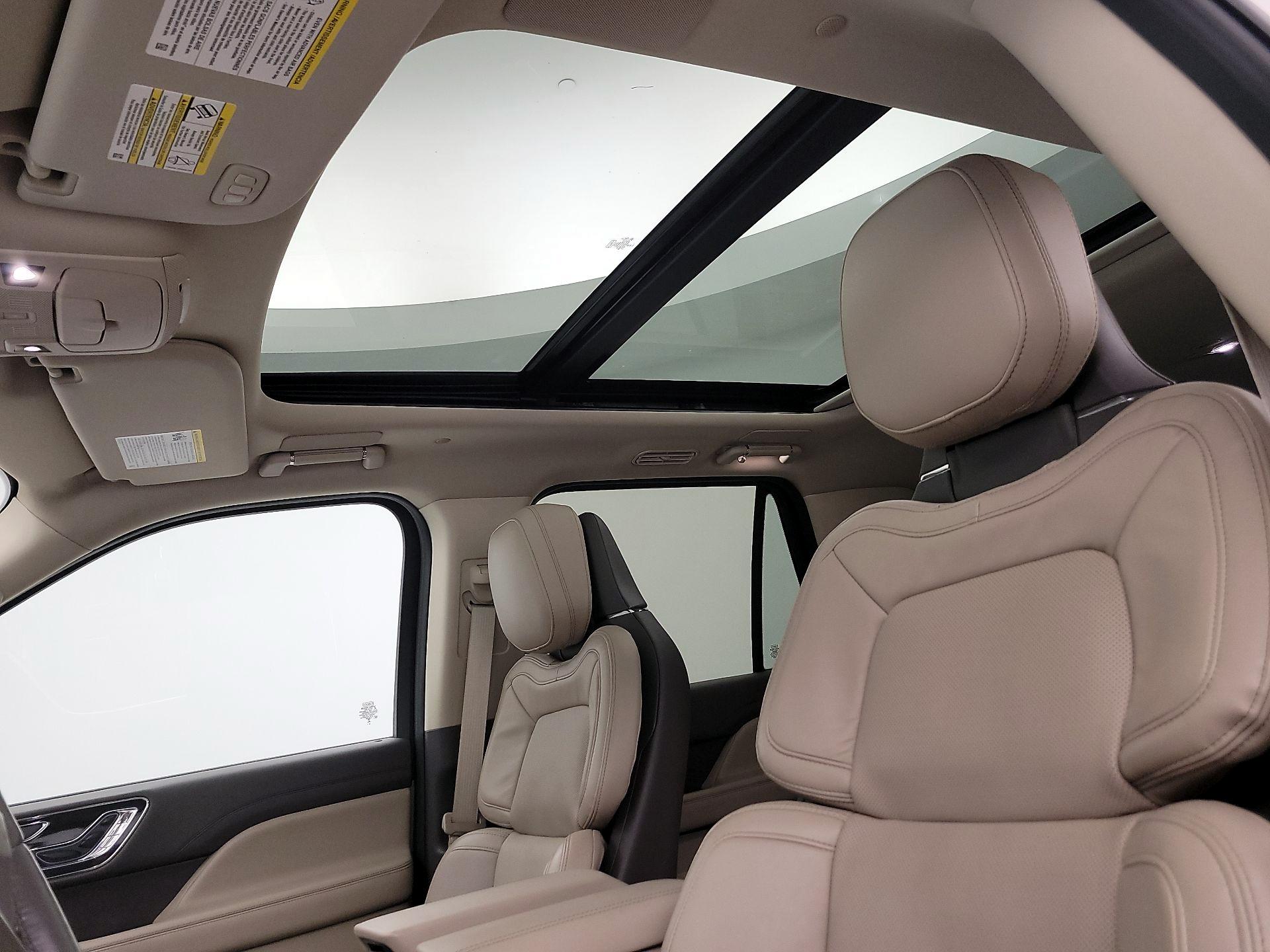 Thumbnail: 2024 Lincoln Navigator L - 20