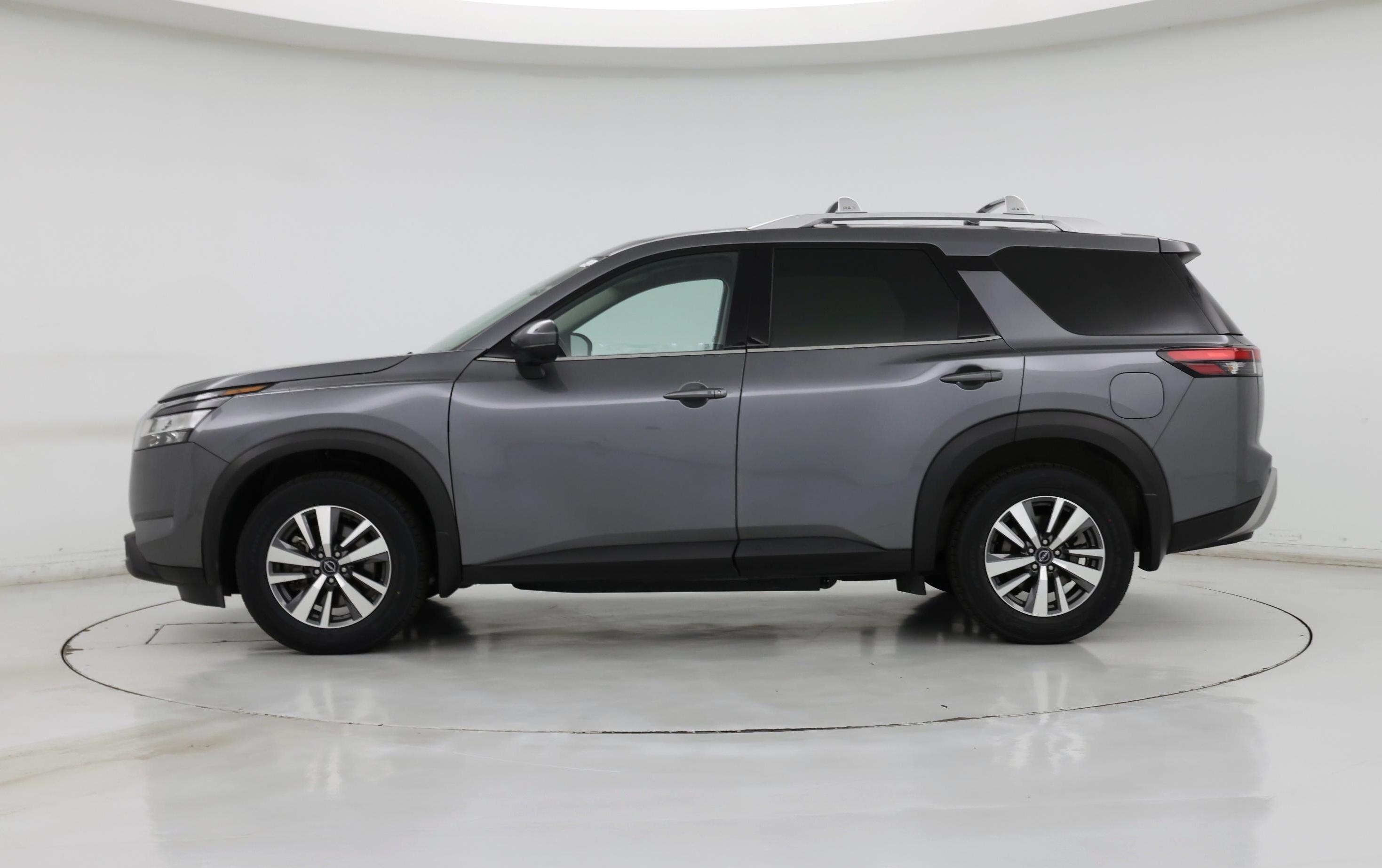 Thumbnail: 2024 Nissan Pathfinder - 3
