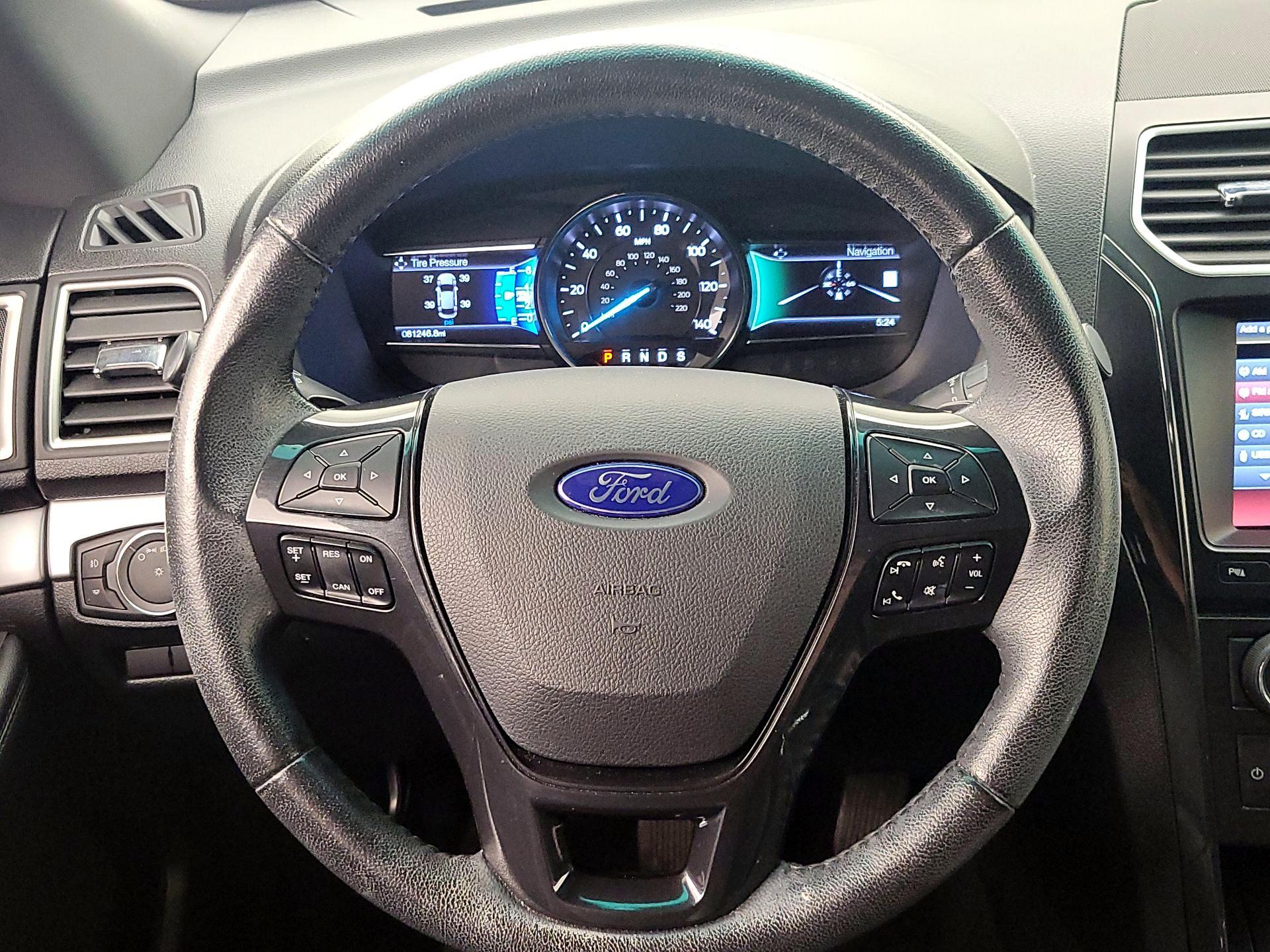 Thumbnail: 2016 Ford Explorer - 10