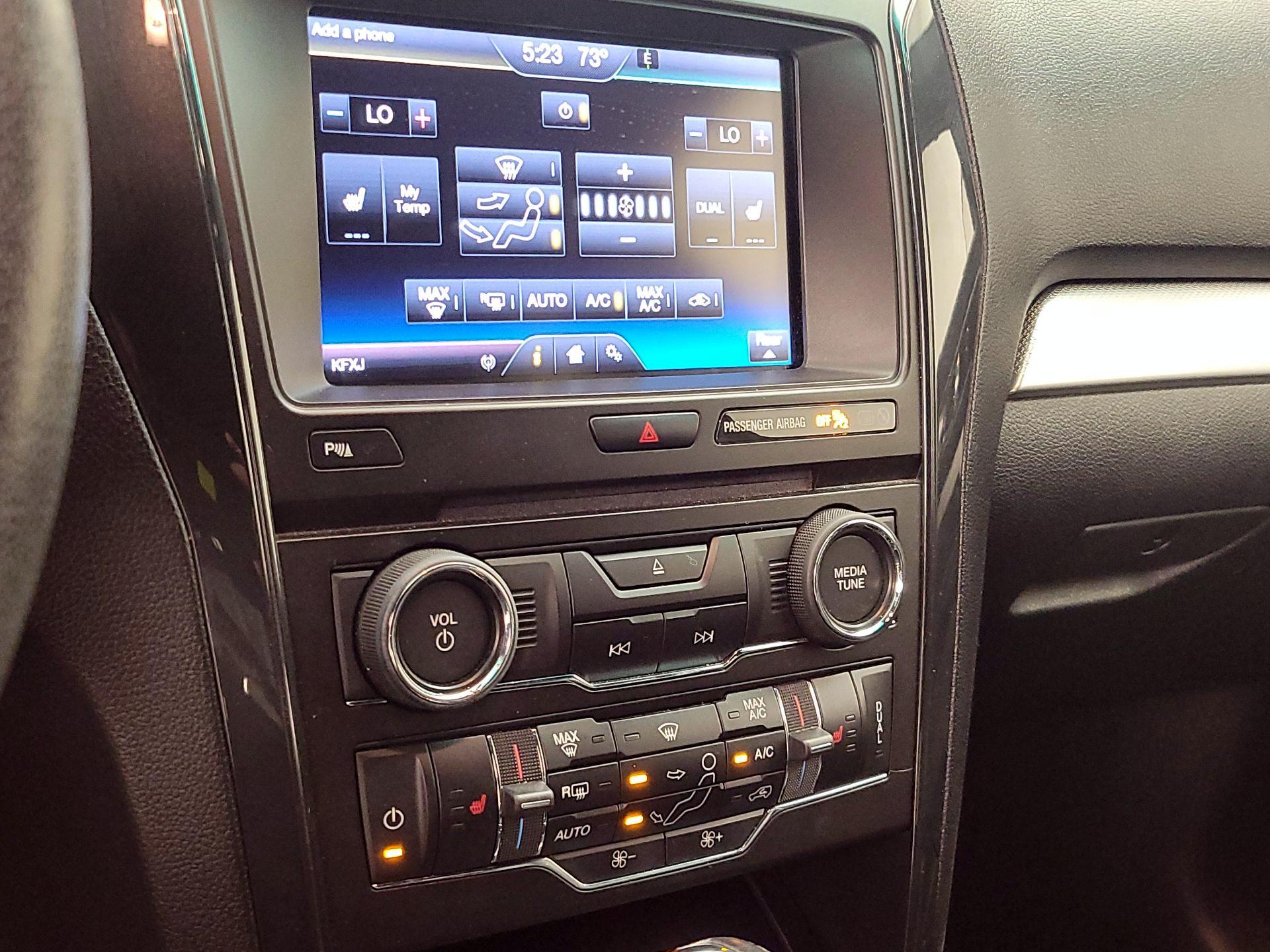 Thumbnail: 2016 Ford Explorer - 17
