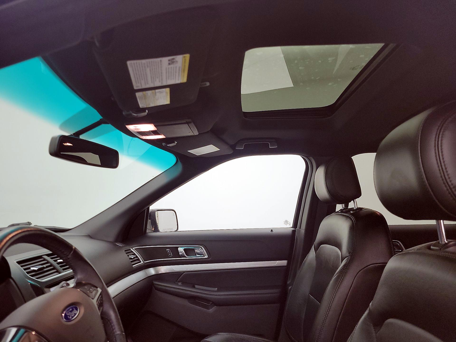 Thumbnail: 2016 Ford Explorer - 20