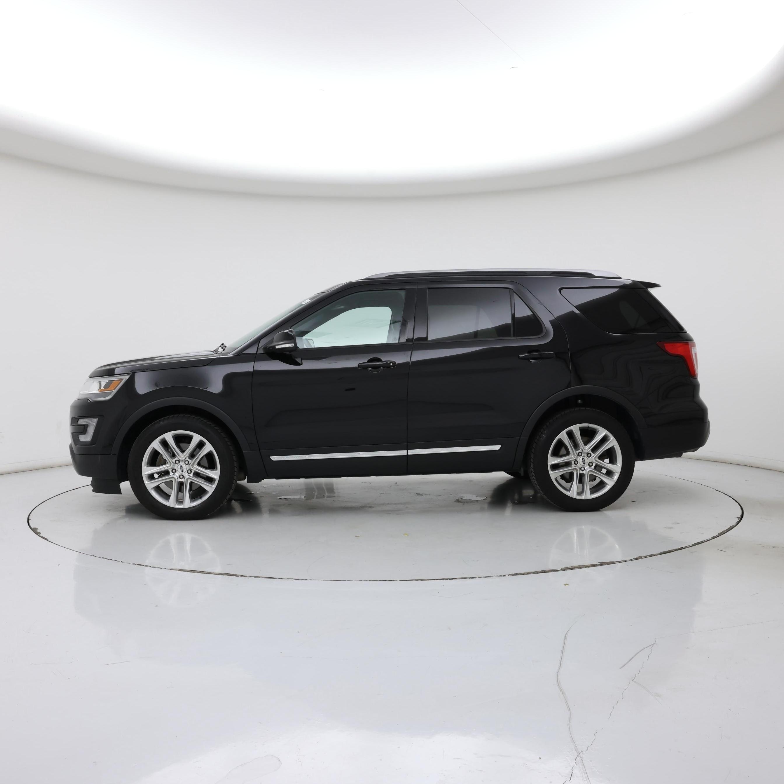 Thumbnail: 2016 Ford Explorer - 3