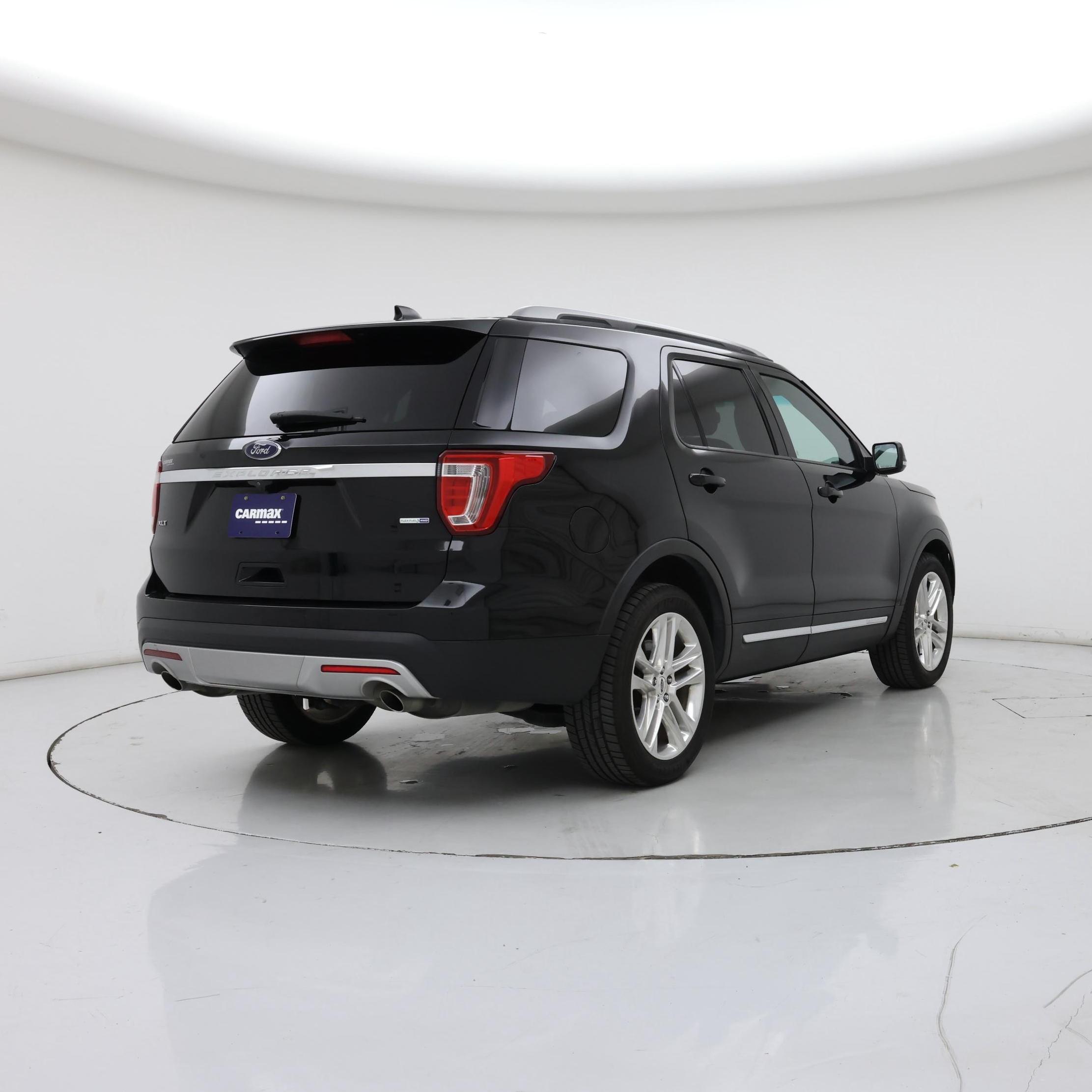 Thumbnail: 2016 Ford Explorer - 8