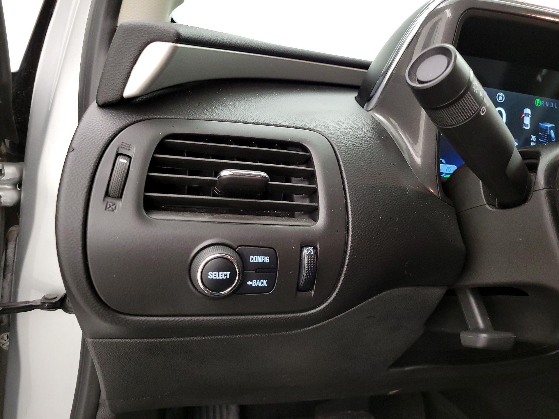 Thumbnail: 2015 Chevrolet Volt - 13