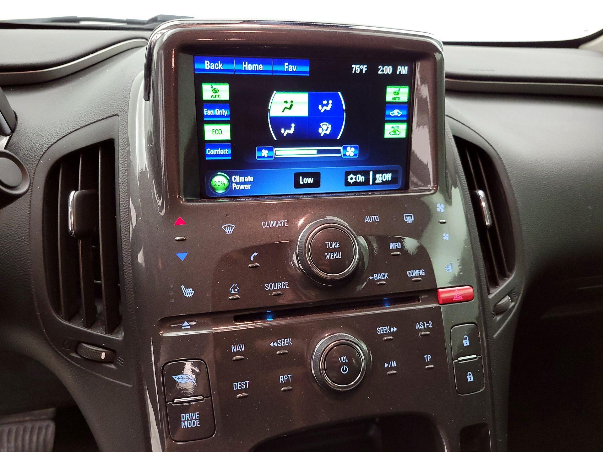 Thumbnail: 2015 Chevrolet Volt - 17
