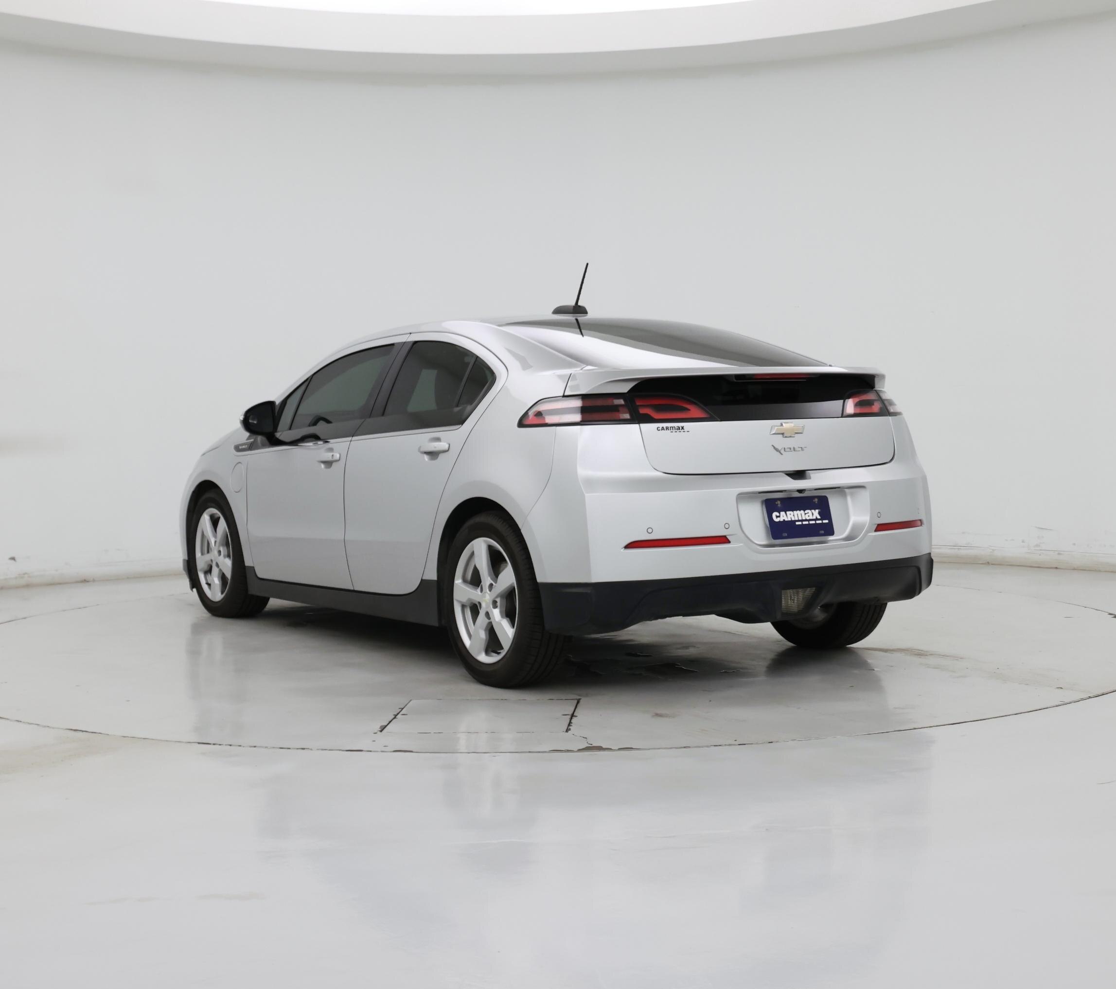 Thumbnail: 2015 Chevrolet Volt - 2