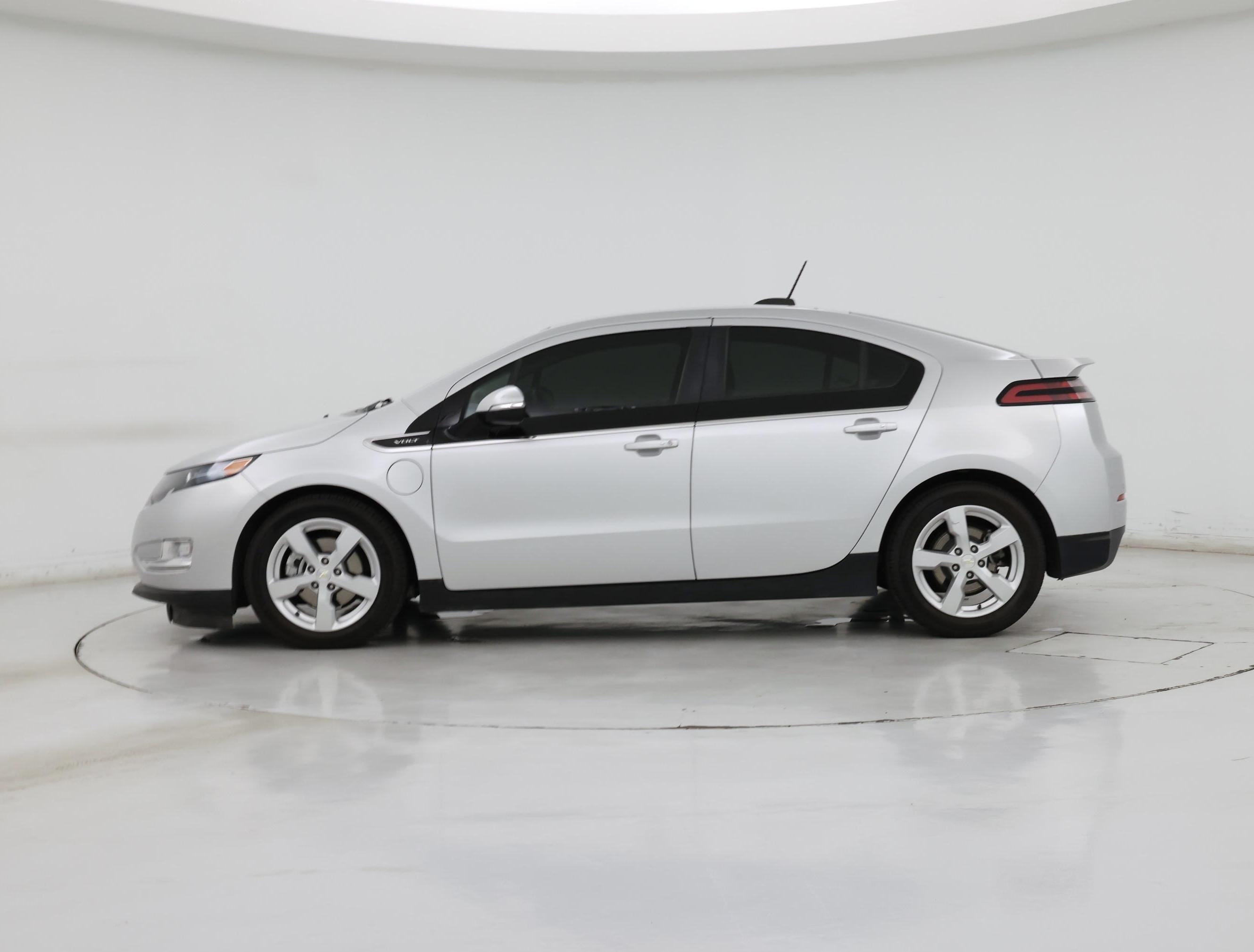 Thumbnail: 2015 Chevrolet Volt - 3