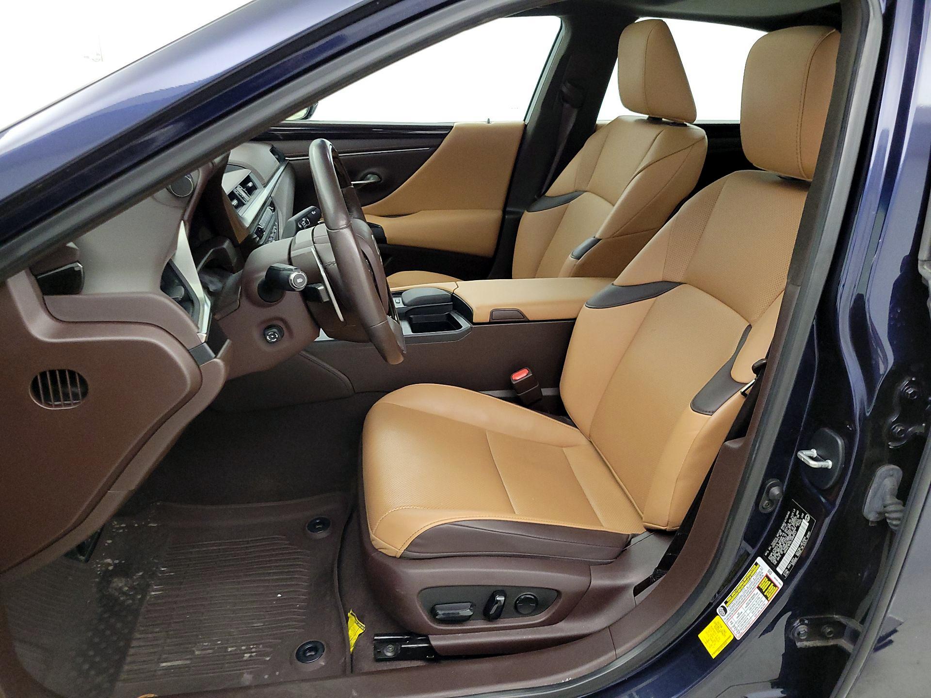 Thumbnail: 2020 Lexus ES - 11
