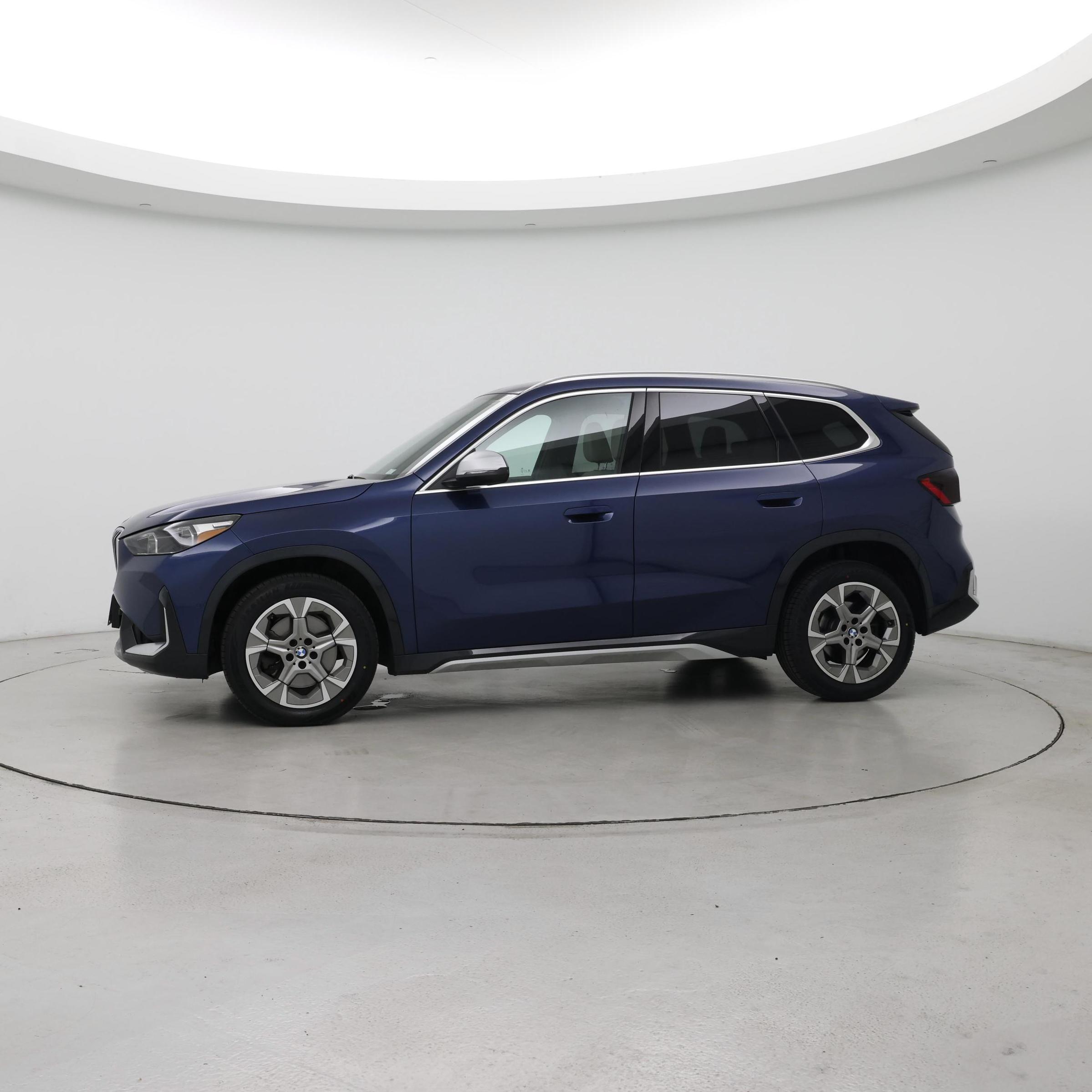 Thumbnail: 2023 BMW X1 - 3