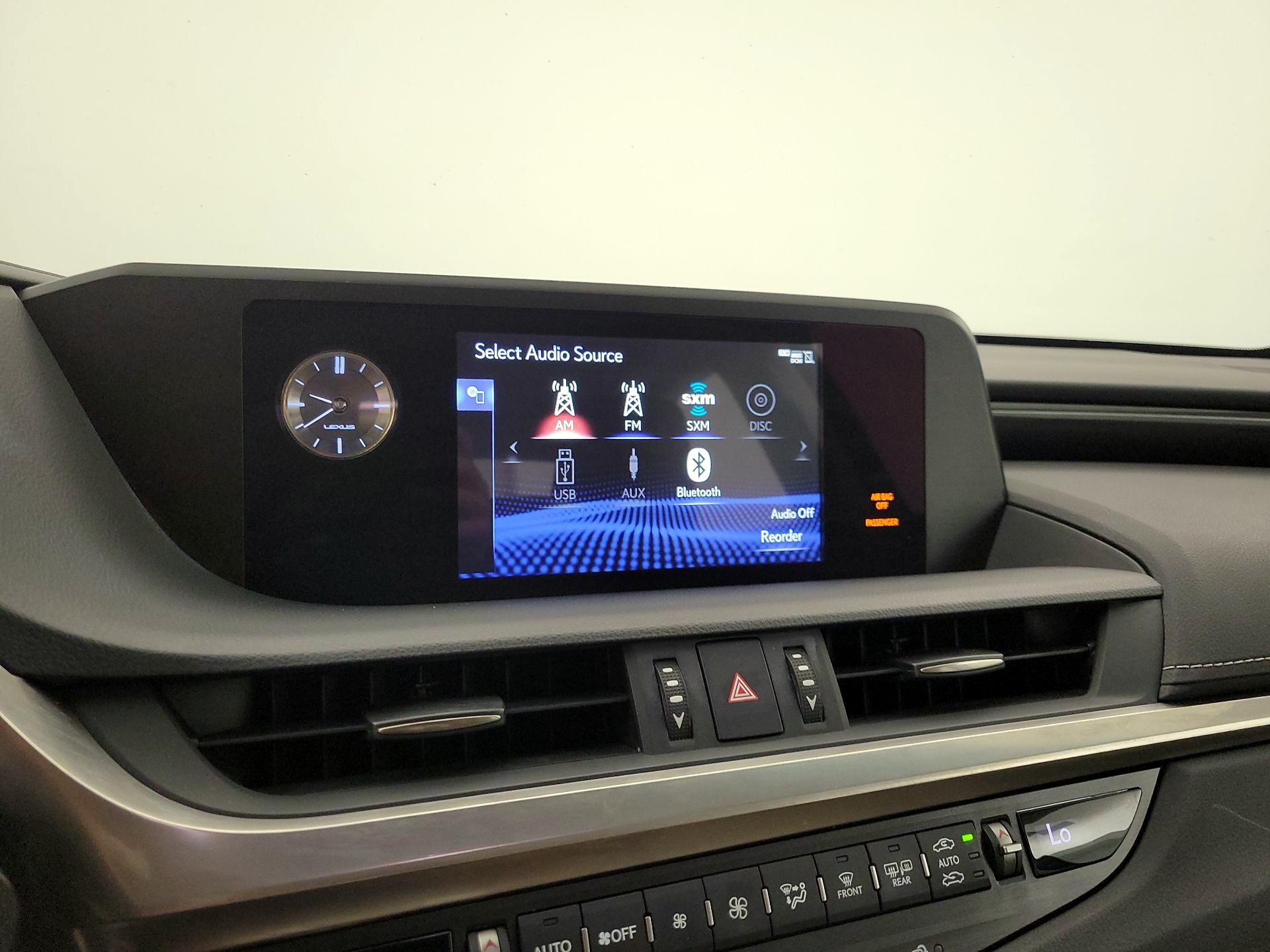 Thumbnail: 2021 Lexus ES - 15