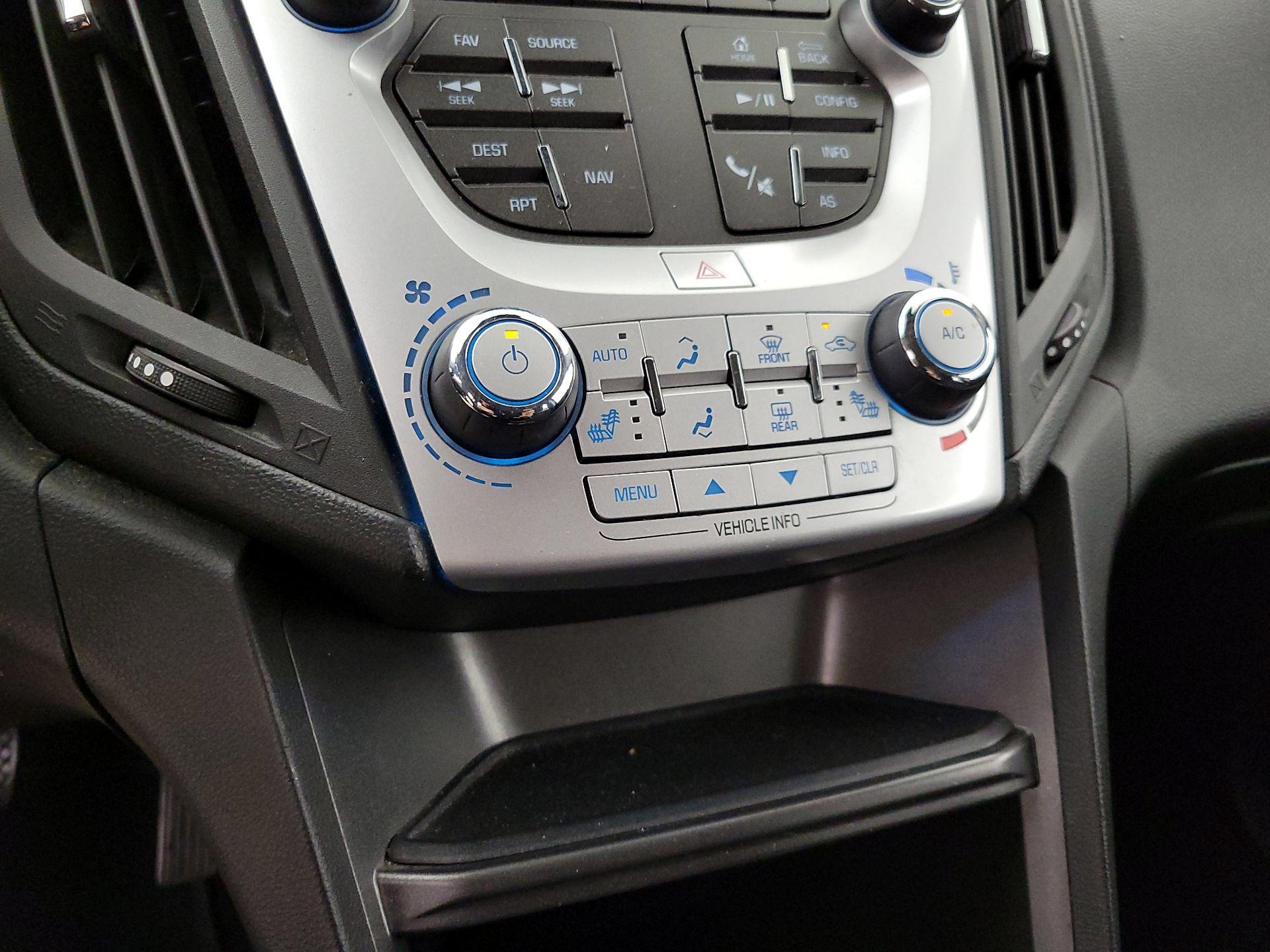 Thumbnail: 2016 Chevrolet Equinox - 16
