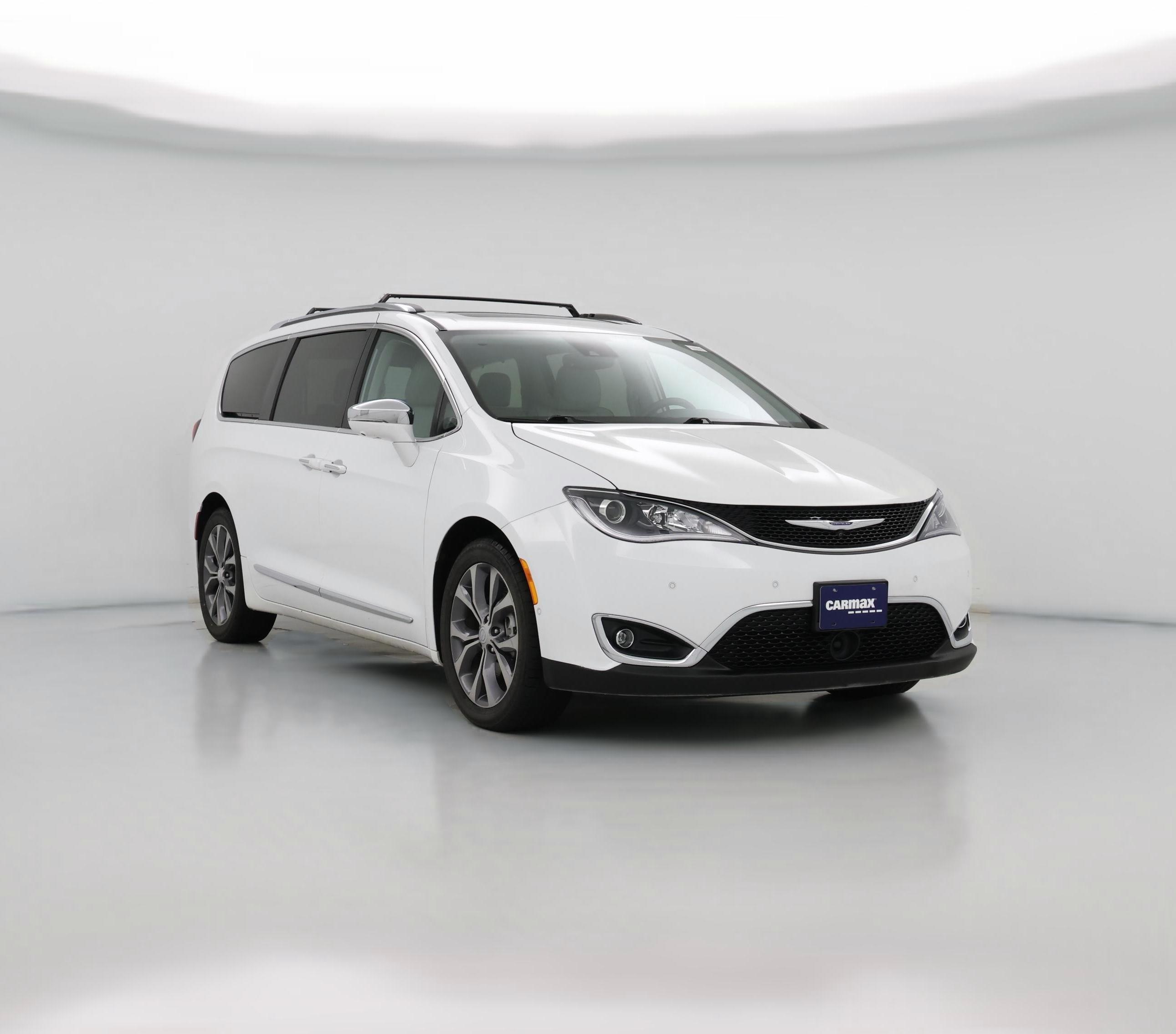Thumbnail: 2017 Chrysler Pacifica - 1