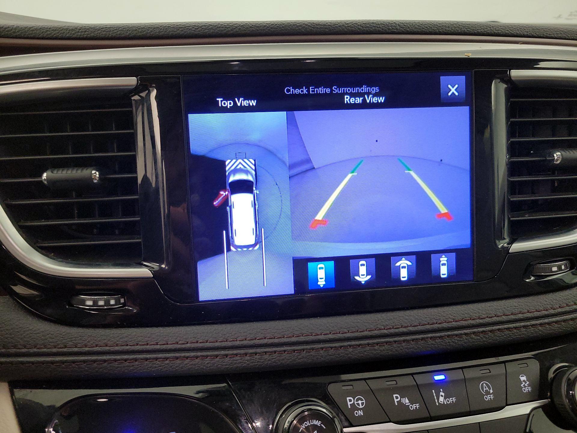 Thumbnail: 2017 Chrysler Pacifica - 15