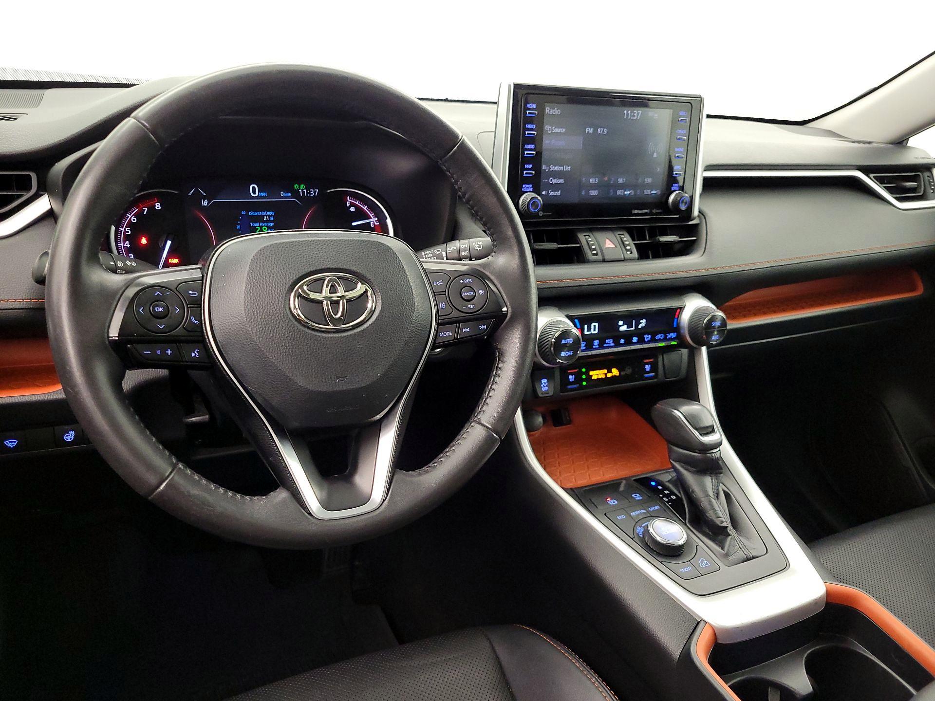 Thumbnail: 2020 Toyota RAV4 - 9