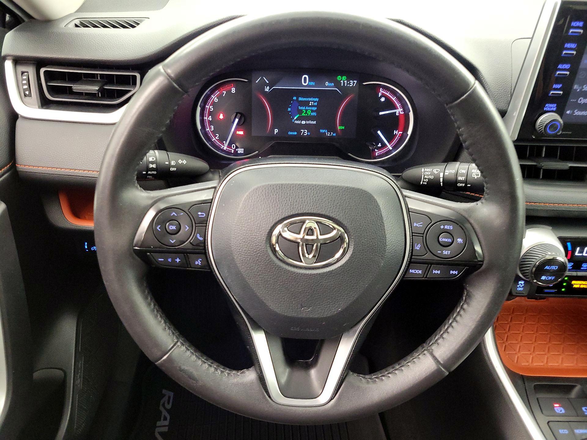 Thumbnail: 2020 Toyota RAV4 - 10
