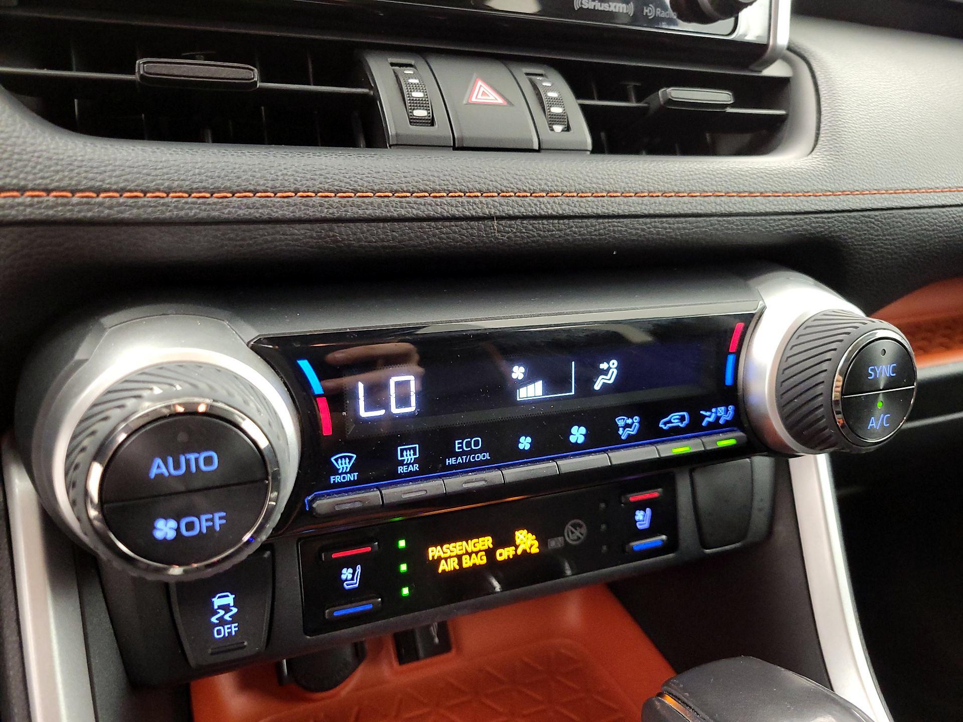 Thumbnail: 2020 Toyota RAV4 - 16