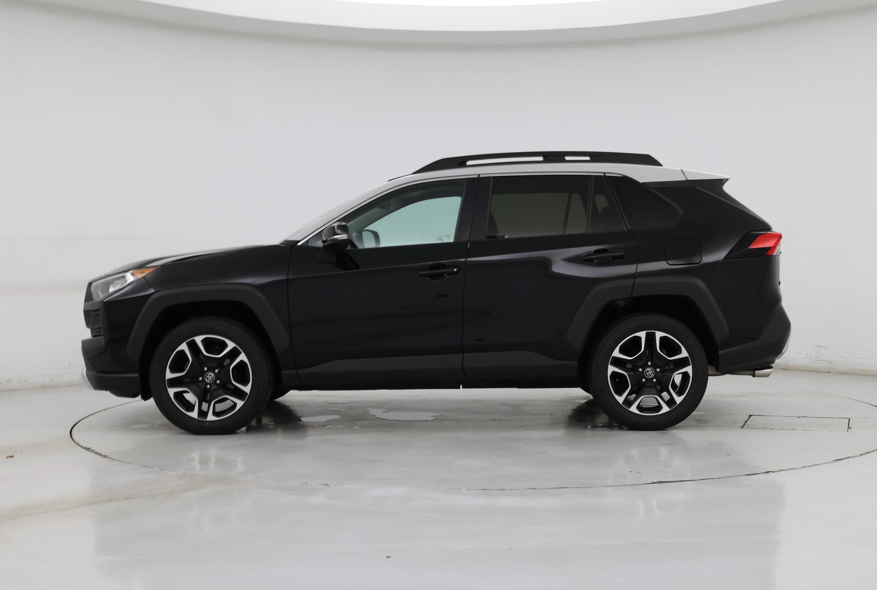 Thumbnail: 2020 Toyota RAV4 - 3